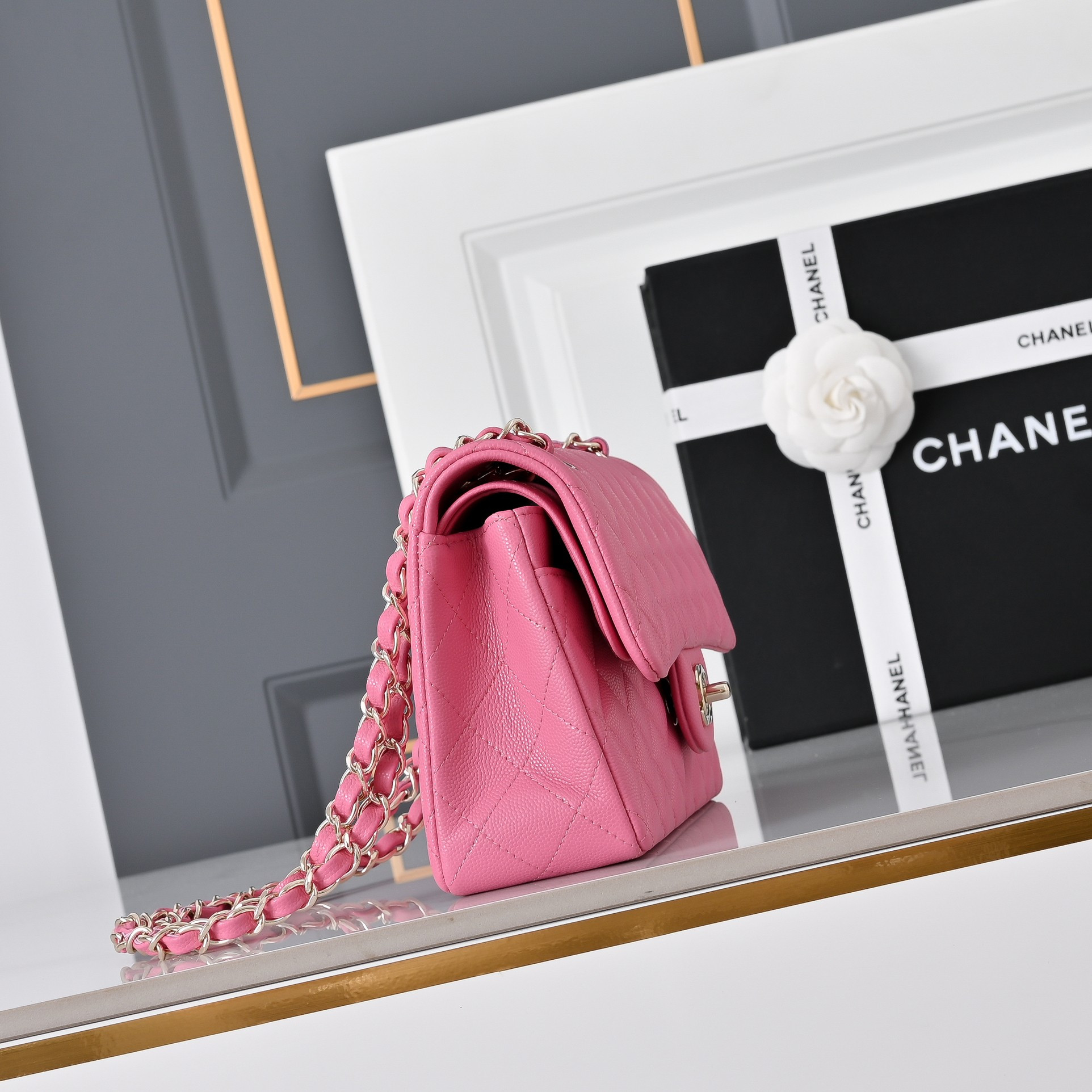 Ch*el classic flap handbag rose with light gold hardware and caviar leather a01113 23x14.5x6cm