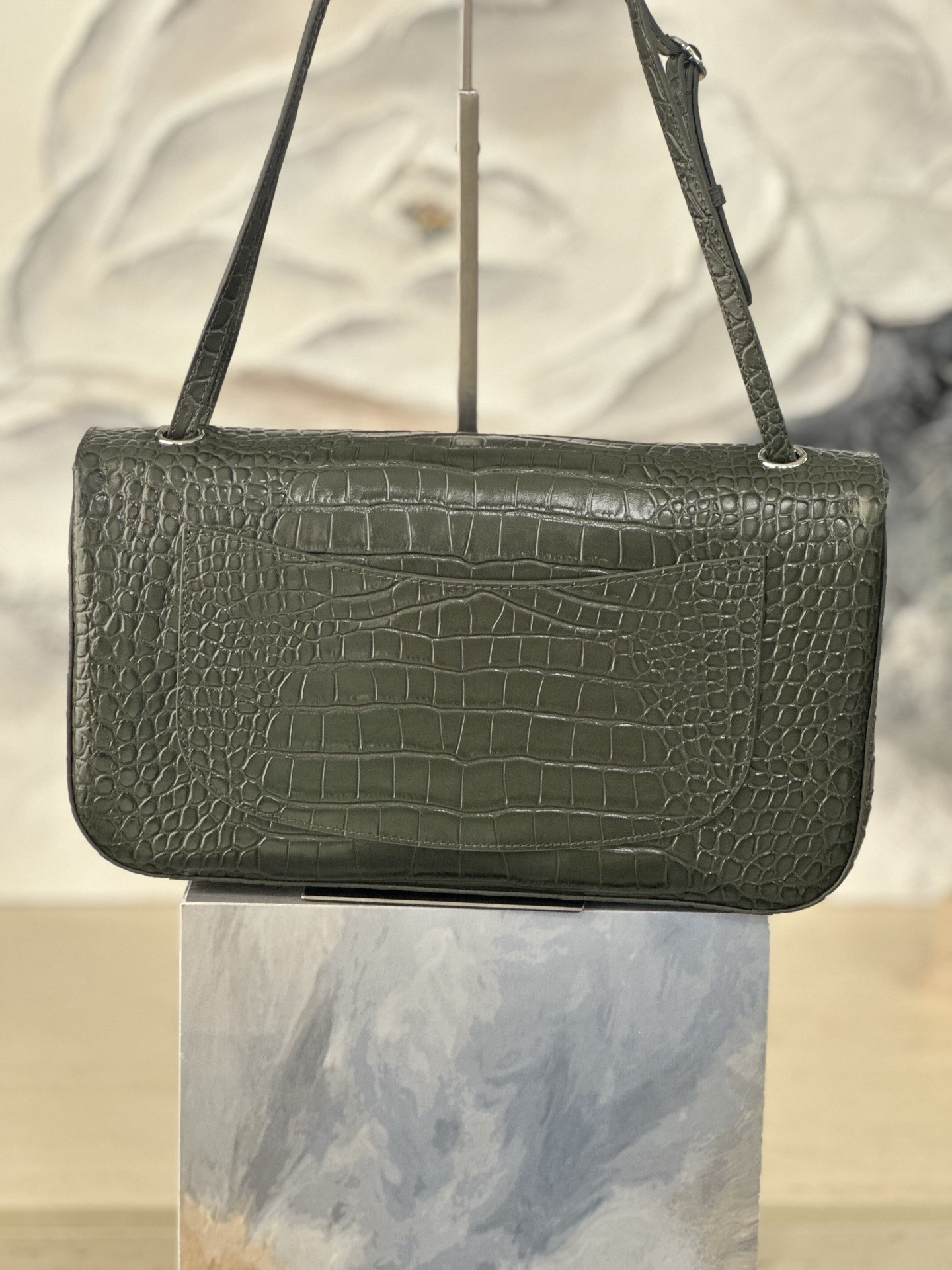 Ch*el maxi flap bag olive green silver hardware as6231 19.5x32x10cm