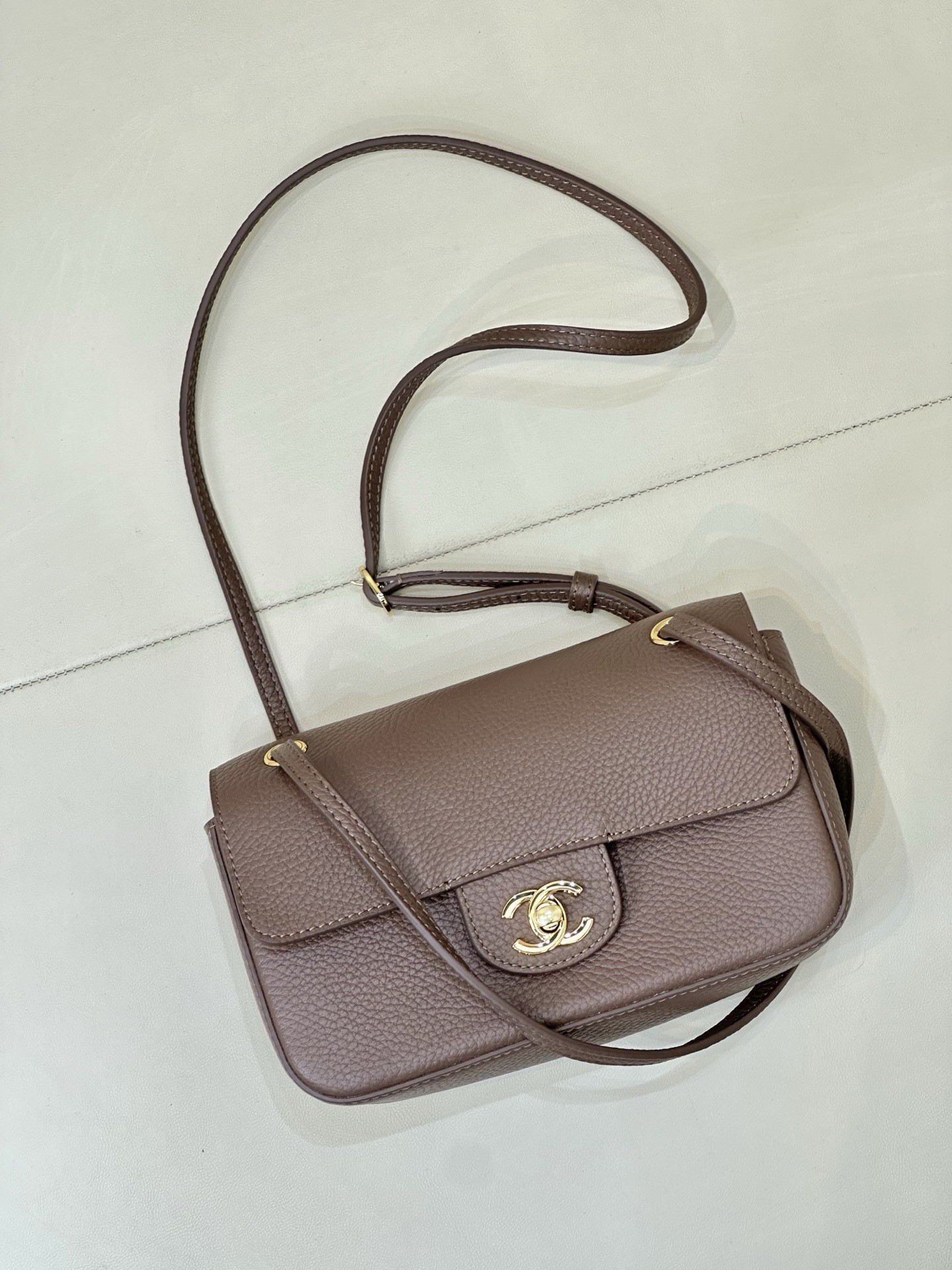 Ch*el mini flap bag light gold hardware as6573 13x20x6cm