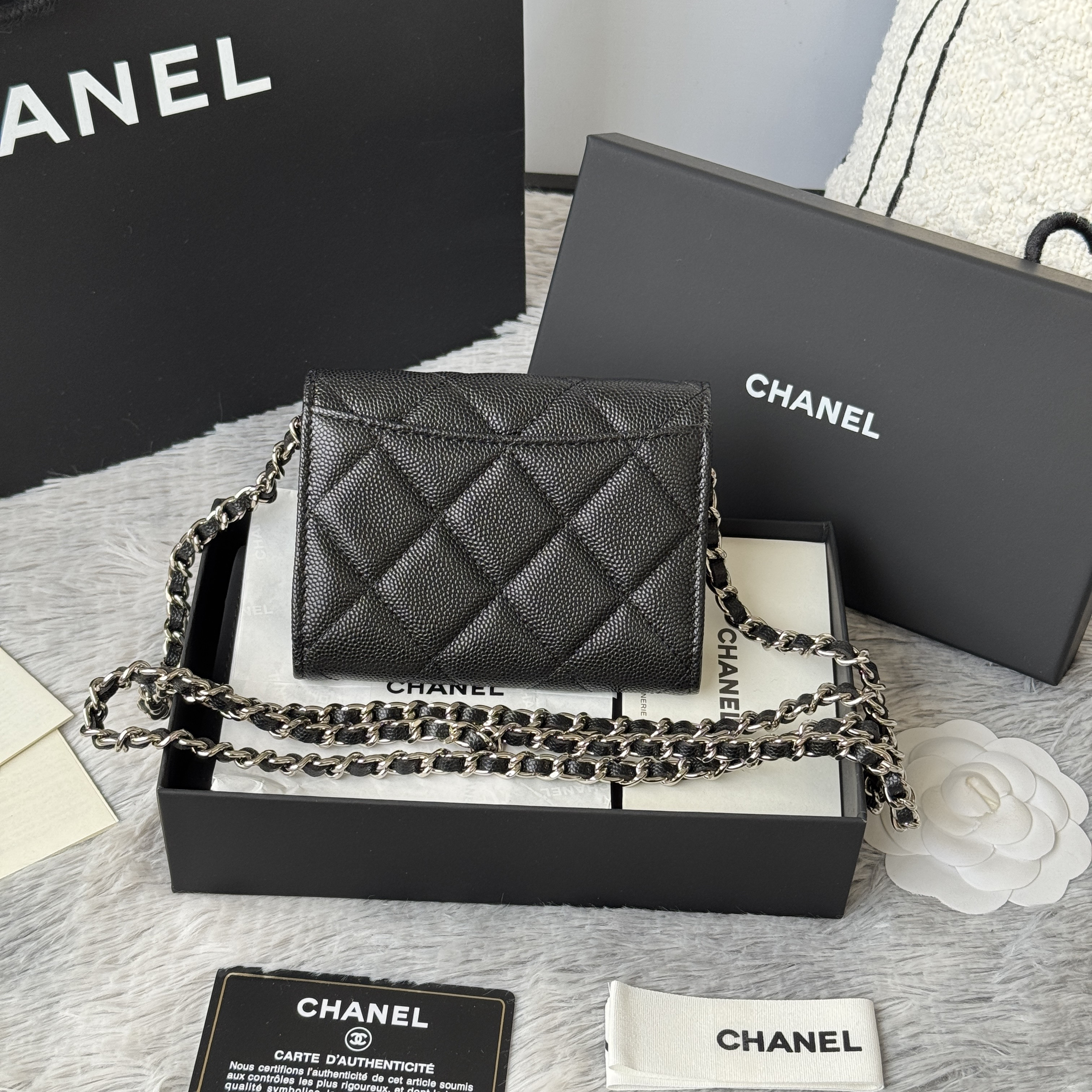 Ch*el wallet on chain 8.5x12.5x2.5cm