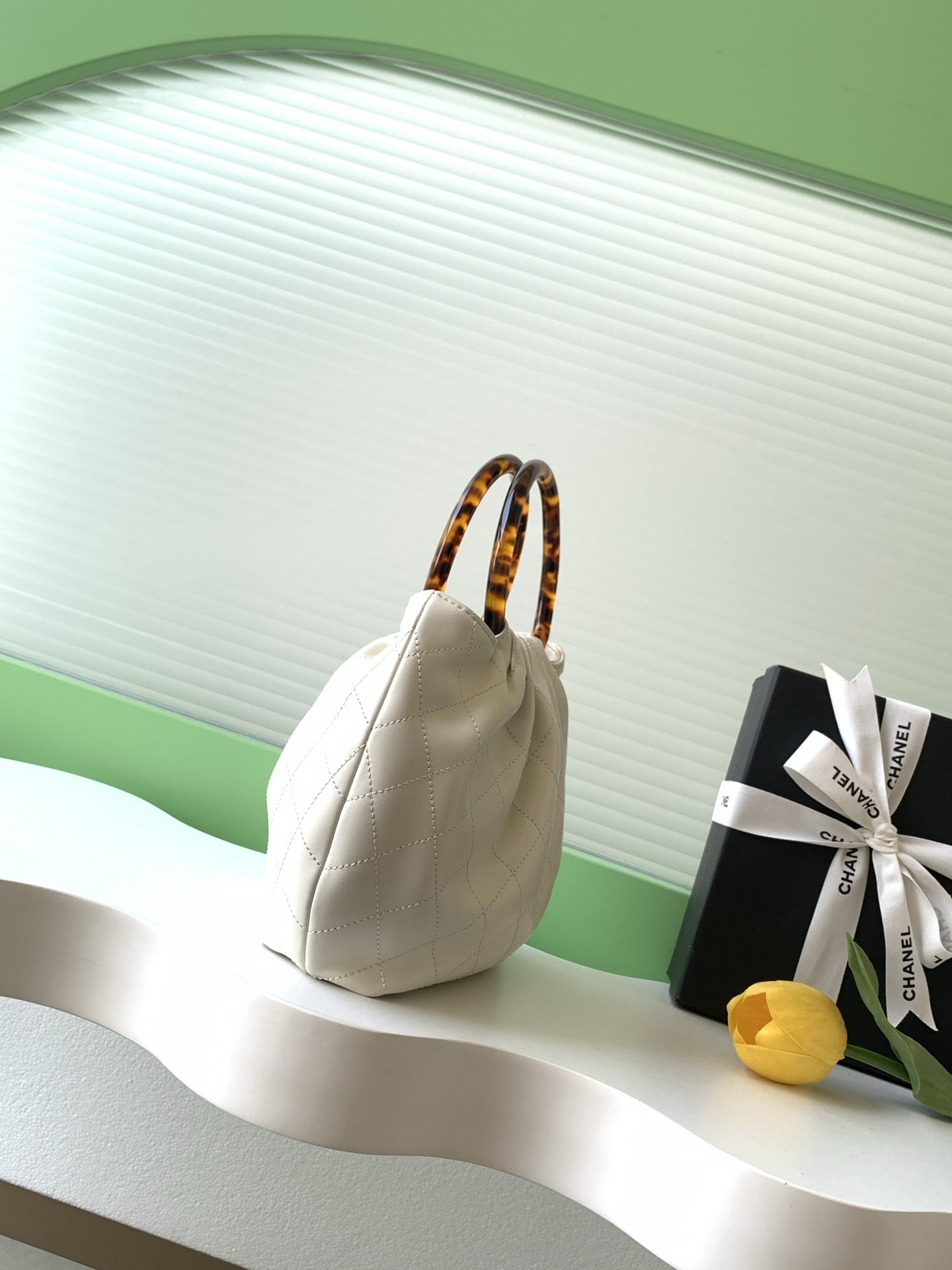 Ch*el pouch as6022 16x26(included handle height)x4.5cm