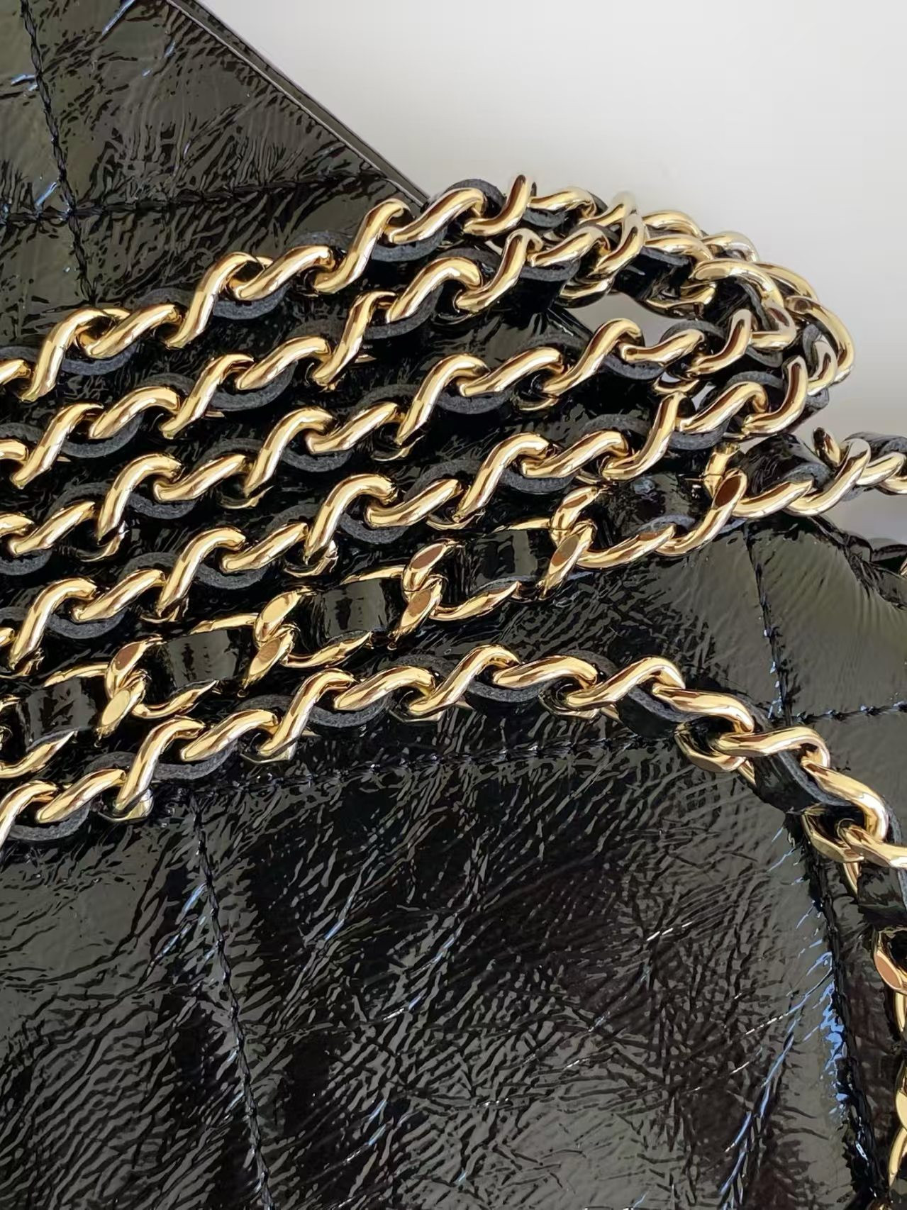 Ch*el phone holder with chain 18x11x2.5cm