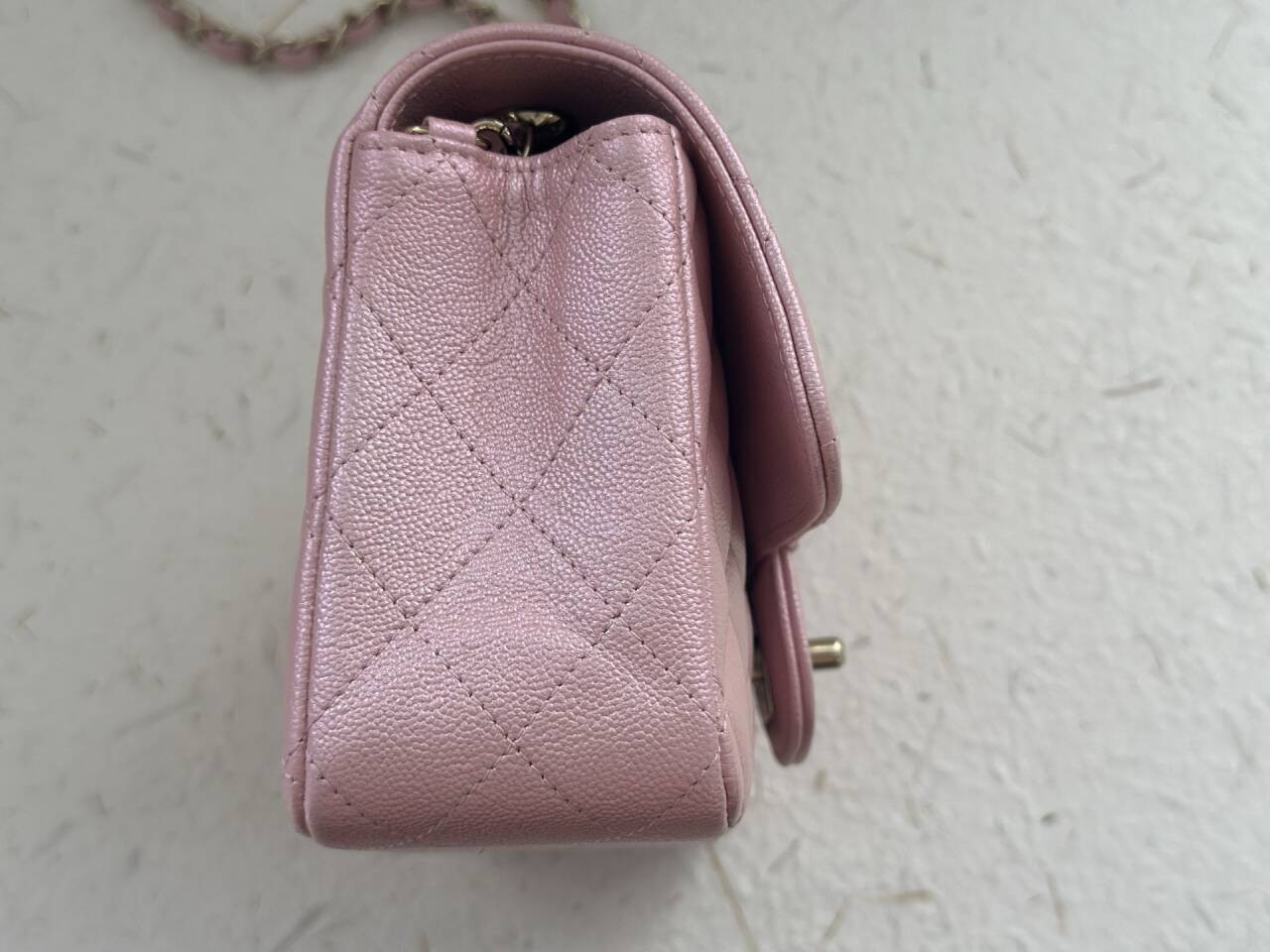 Ch*el flap bag pearlescent pink as1116 20x12x6cm