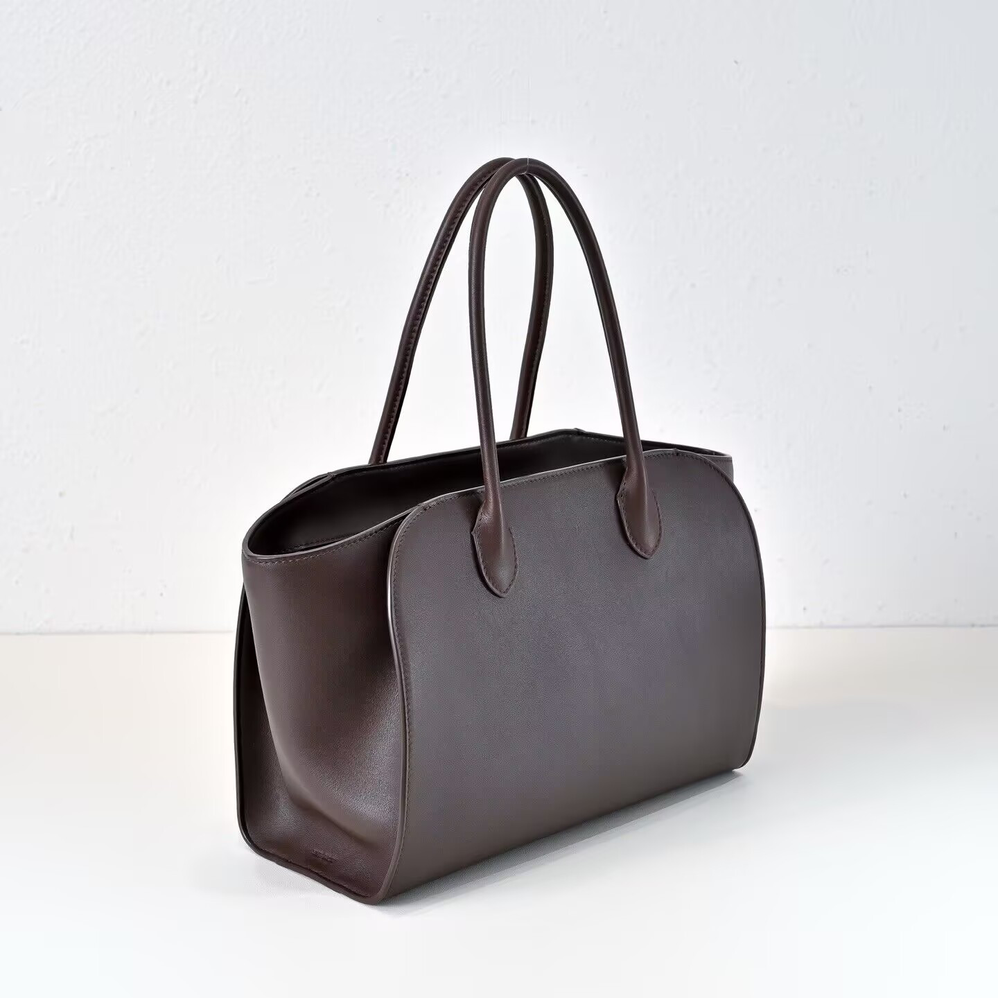 T*e R0w marlo bag in leather 30x14x21cm