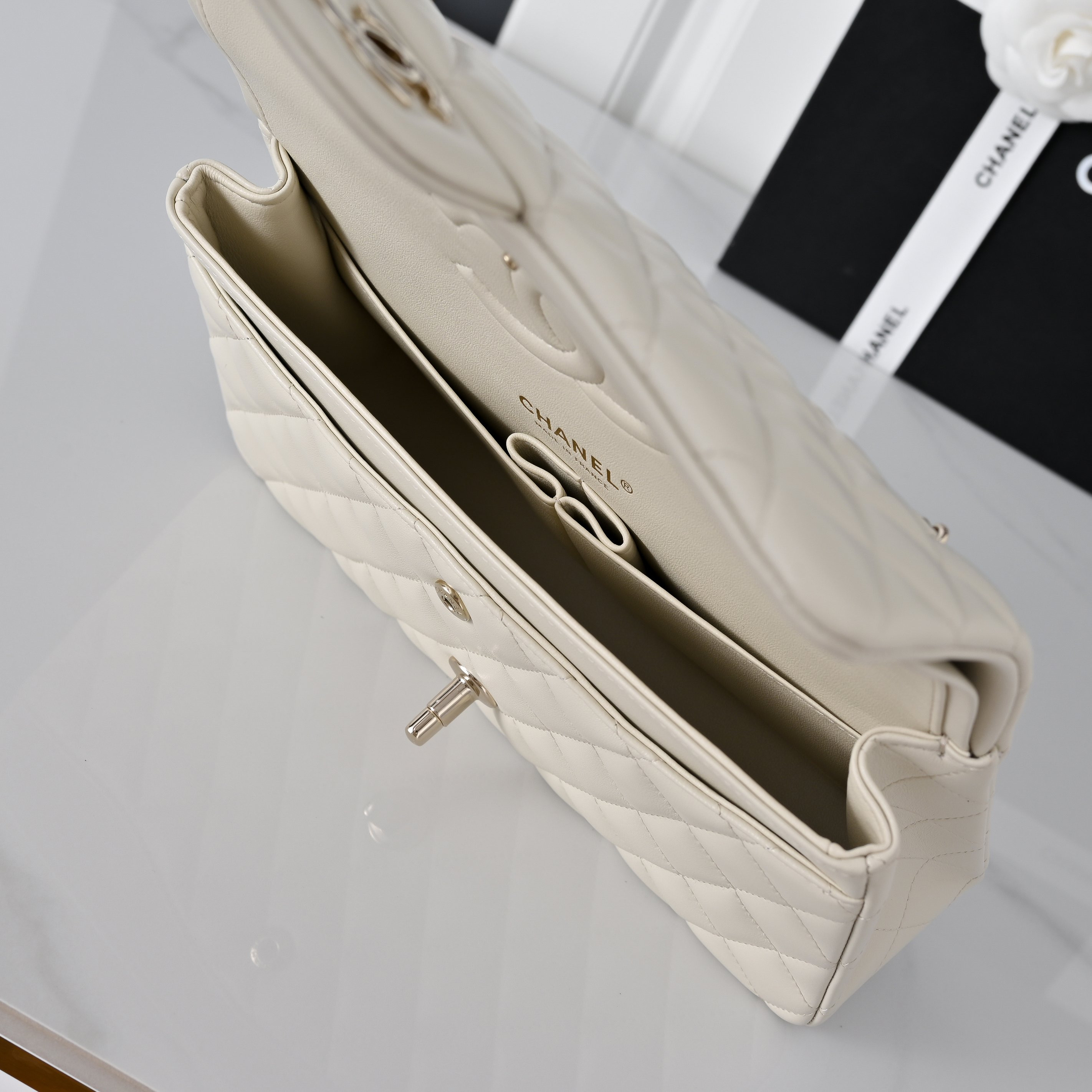 Ch*el classic flap cream light gold hardware a01112 15x25.5x6cm