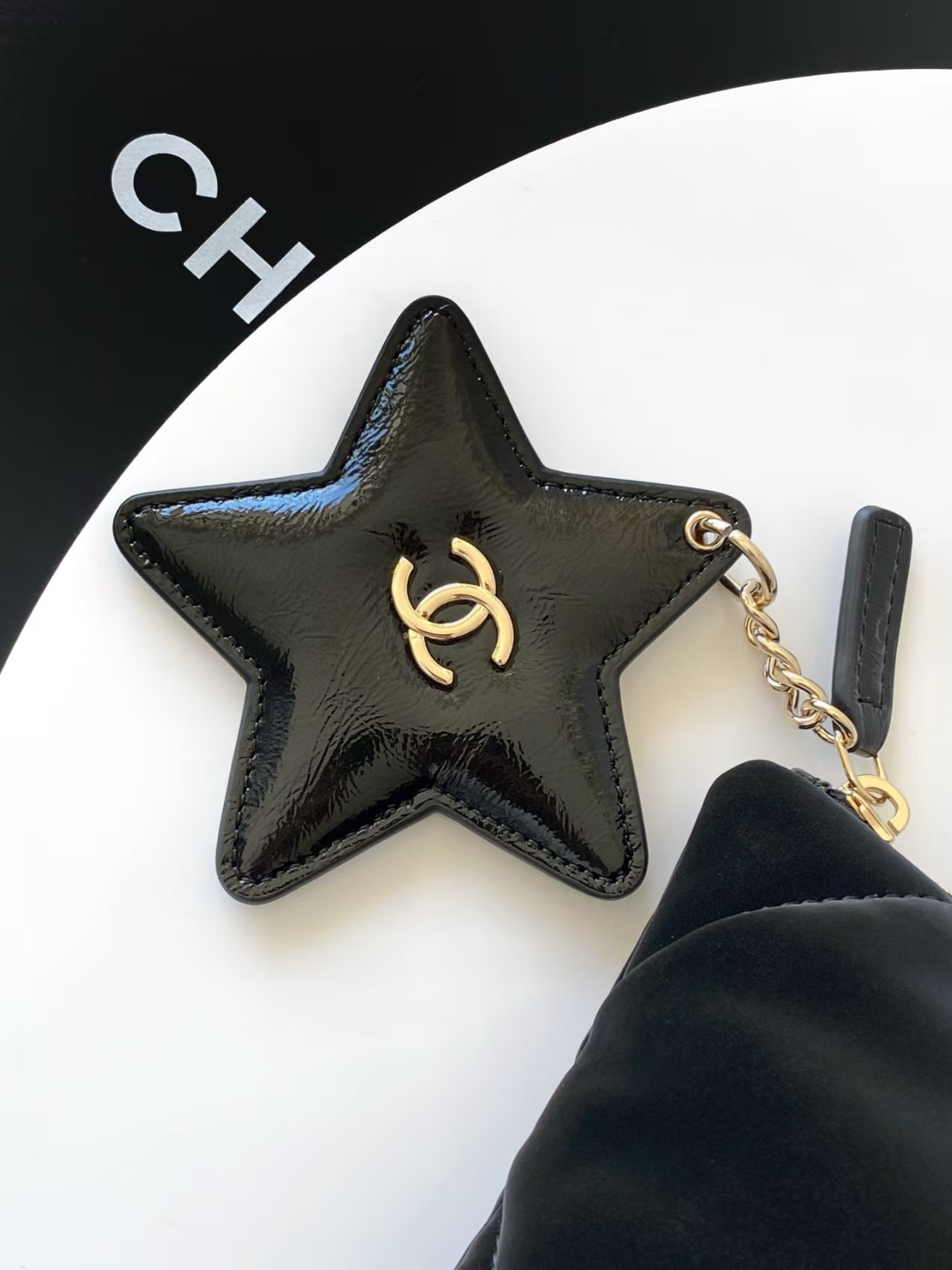 Ch*el small zipped case 16.5x26x9cm