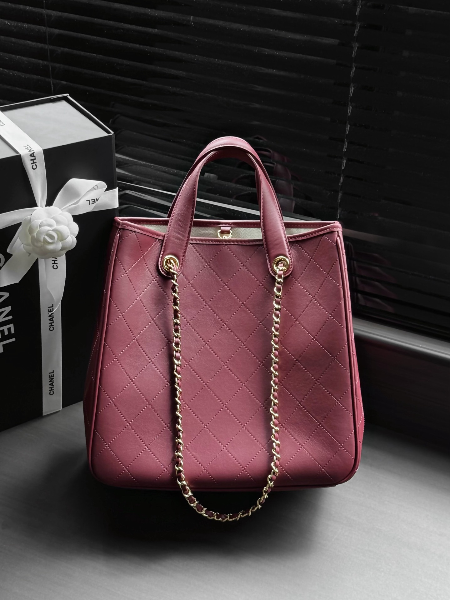 Ch*el shopping bag as6200 30x29.5x17cm