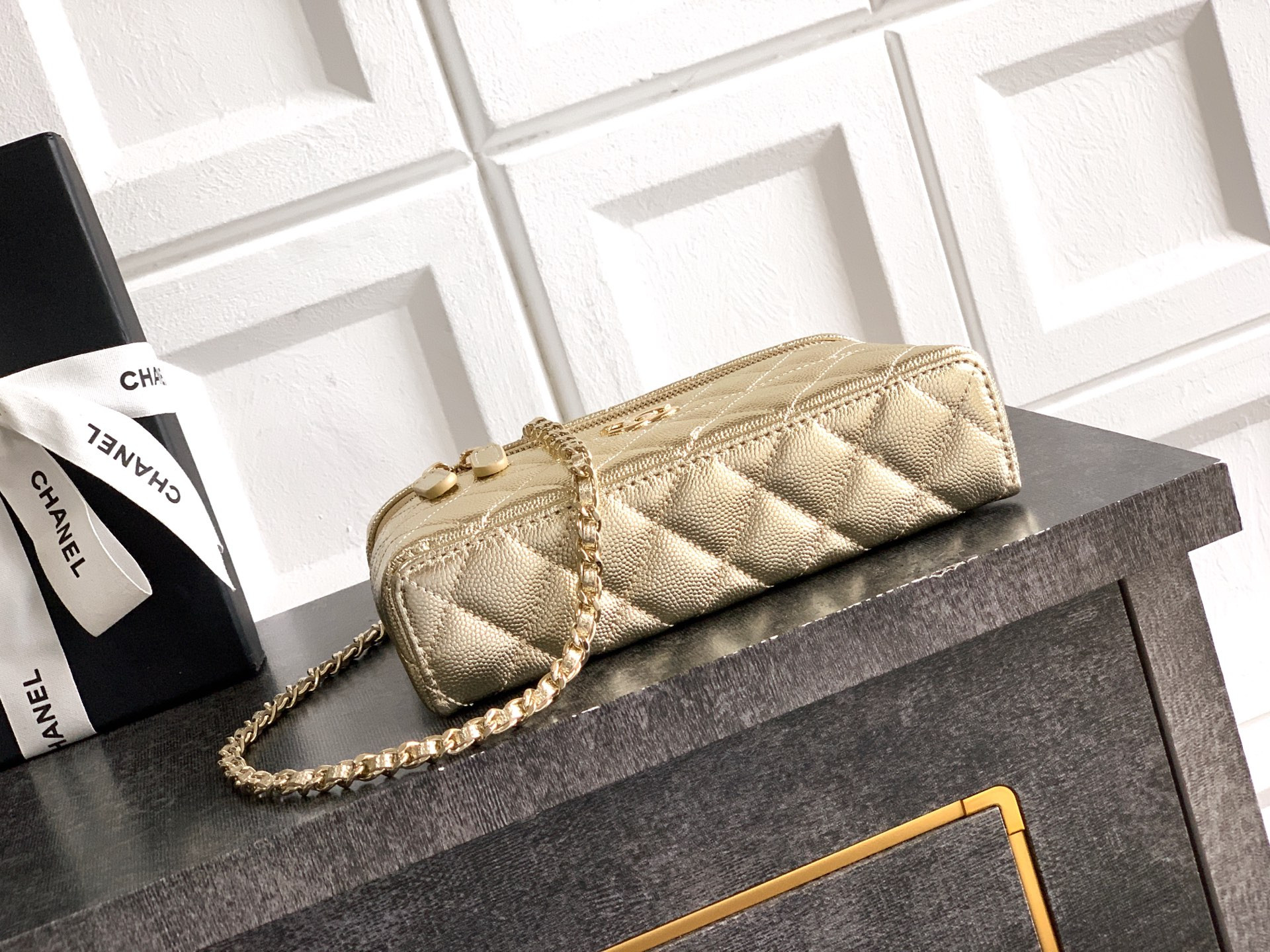Ch*el long vanity with chain 17×19.5×5cm