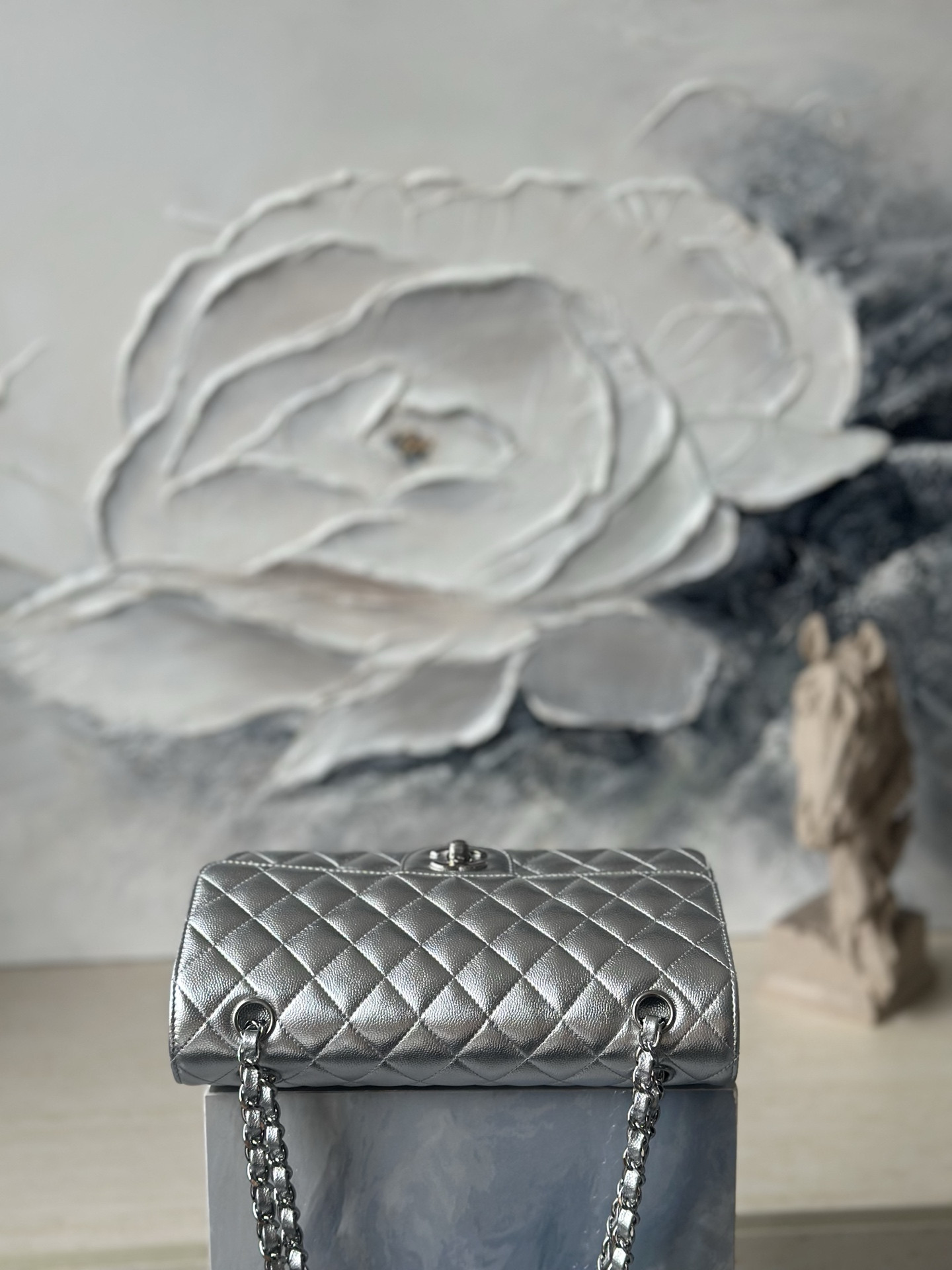 Ch*el flap bag pearlescent silver as1112 25.5x15.5x6cm