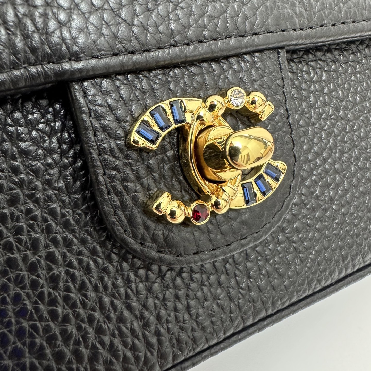 Ch*el flap bag as6340 12x22x4cm