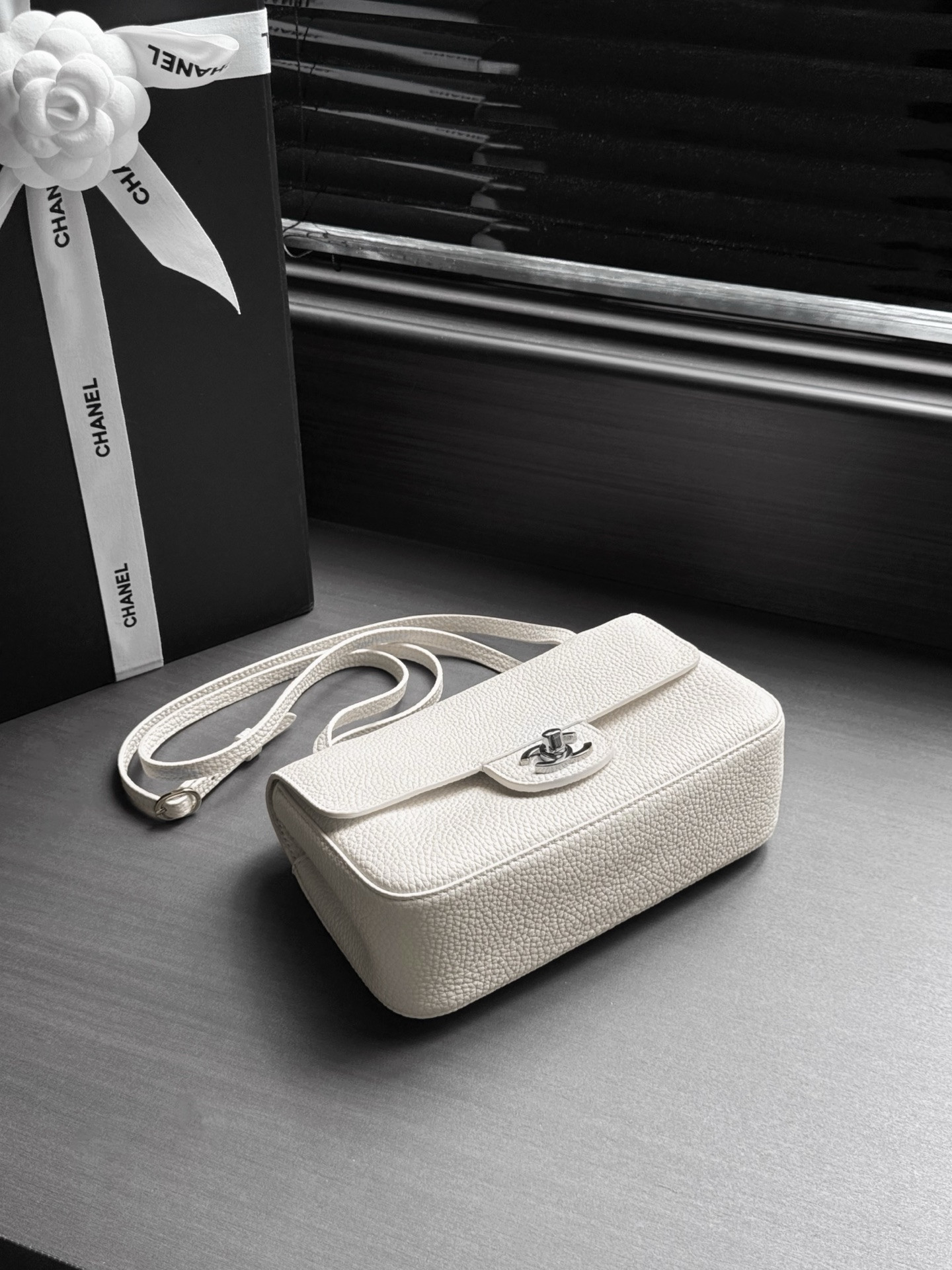 Ch*el mini flap bag silver hardware as6573 13x20x6cm