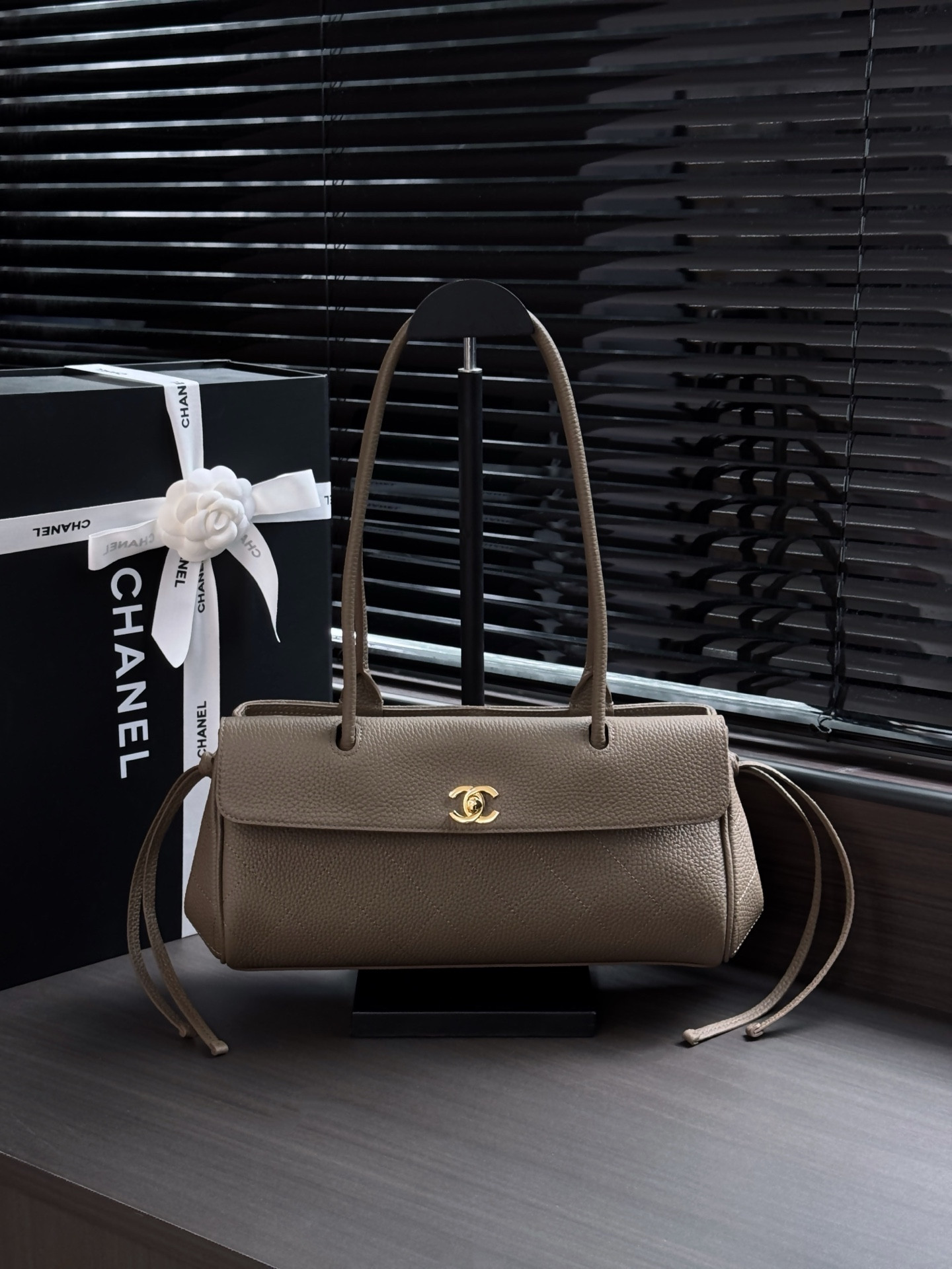 Ch*el small tote as6288 15x31x12cm