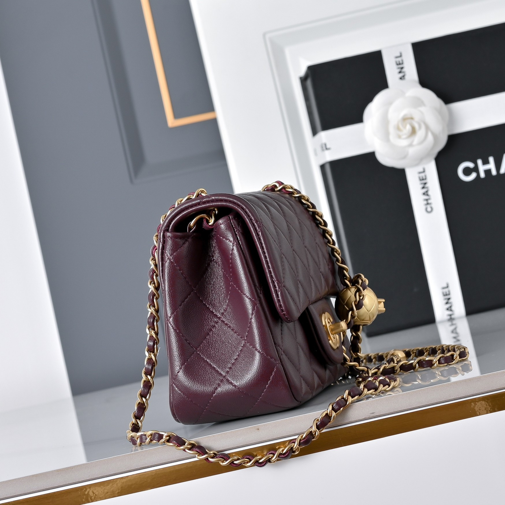 Ch*el mini flap bag burgundy as1786 13.5x17x8cm