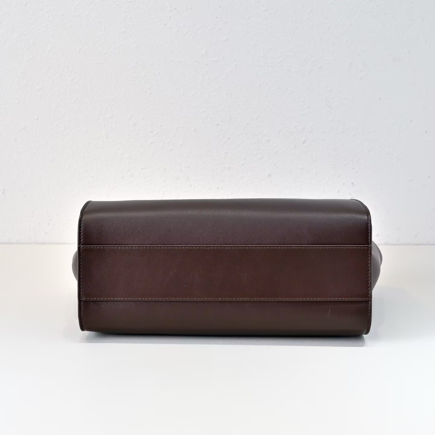 T*e R0w marlo bag in leather 30x14x21cm