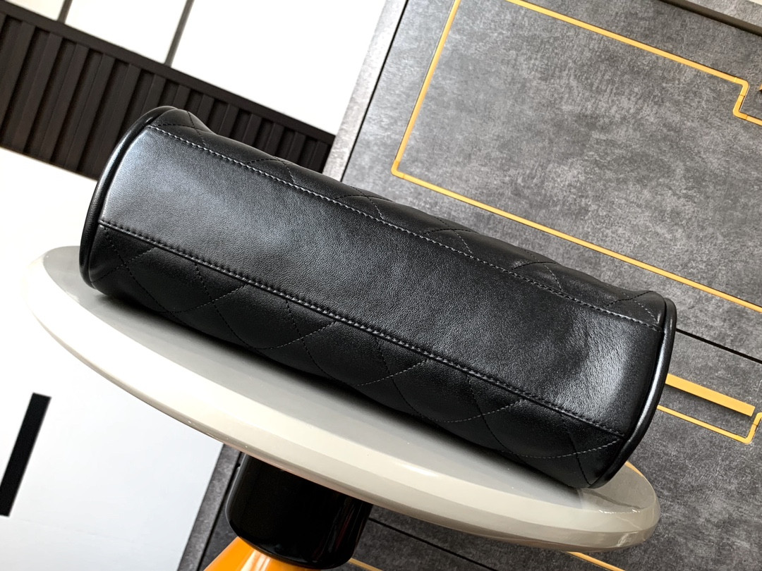 Ch*el hobo bag 30x20x12cm