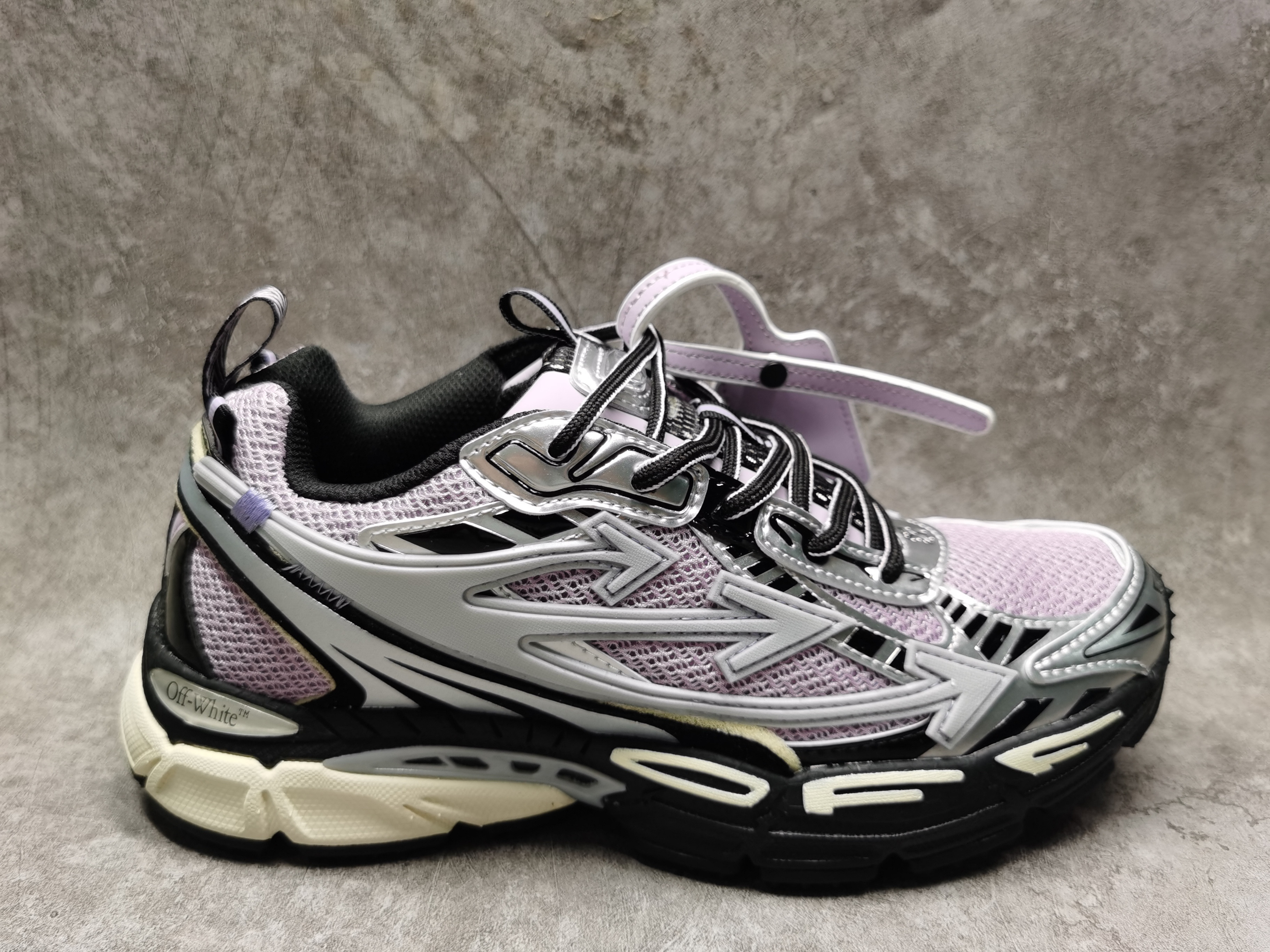 UA Off-White "BE RIGHT BACK"