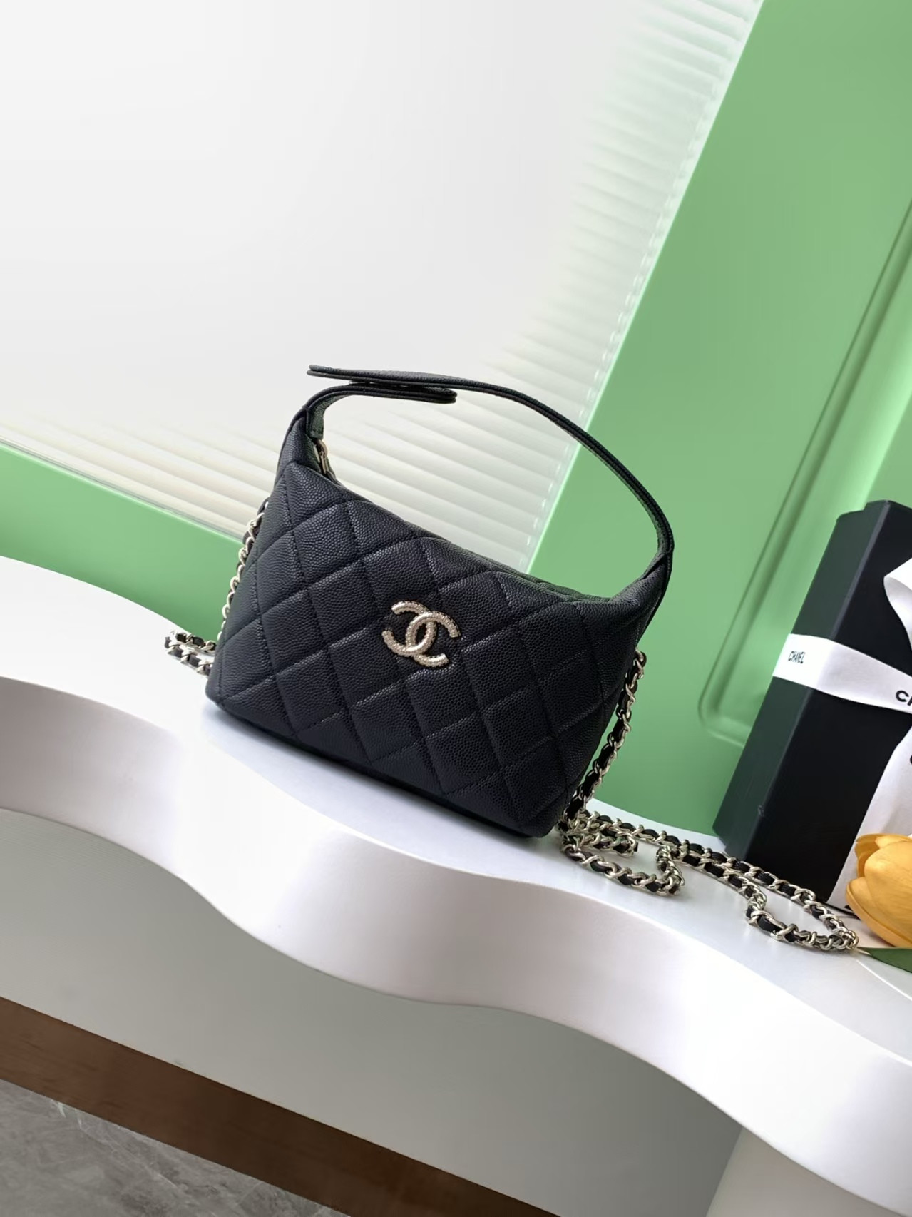 Ch*el clutch with chain 21.5x19x6cm