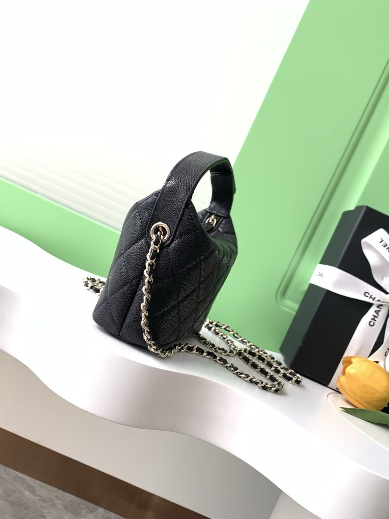 Ch*el clutch with chain 21.5x19x6cm