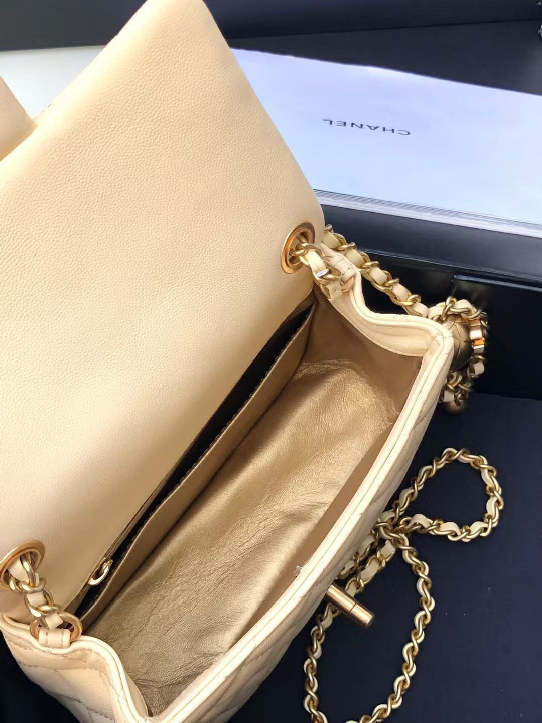 Ch*el mini flap 13.5 × 17 × 8 cm