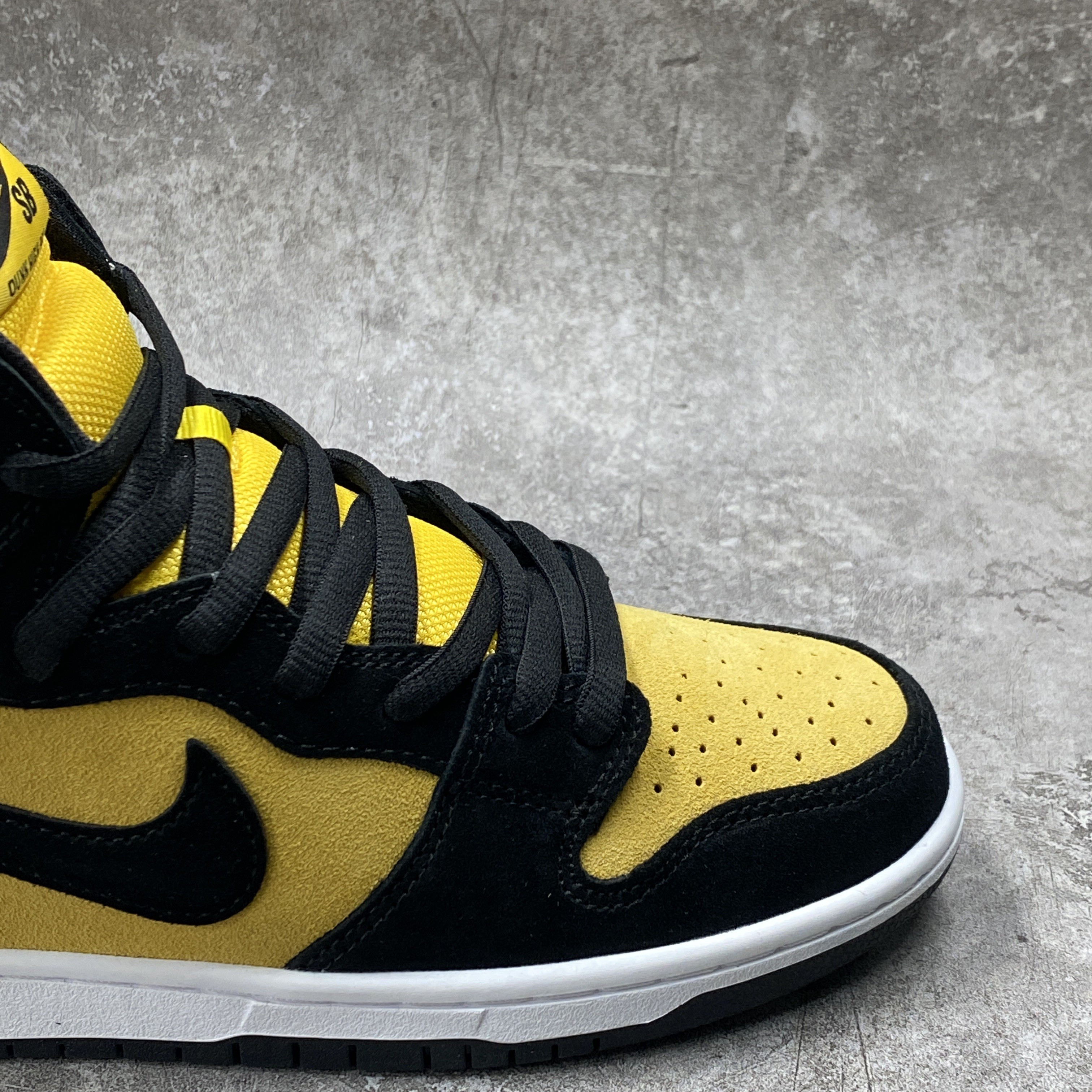 Nike SB Dunk High Pro Reverse Goldenrod