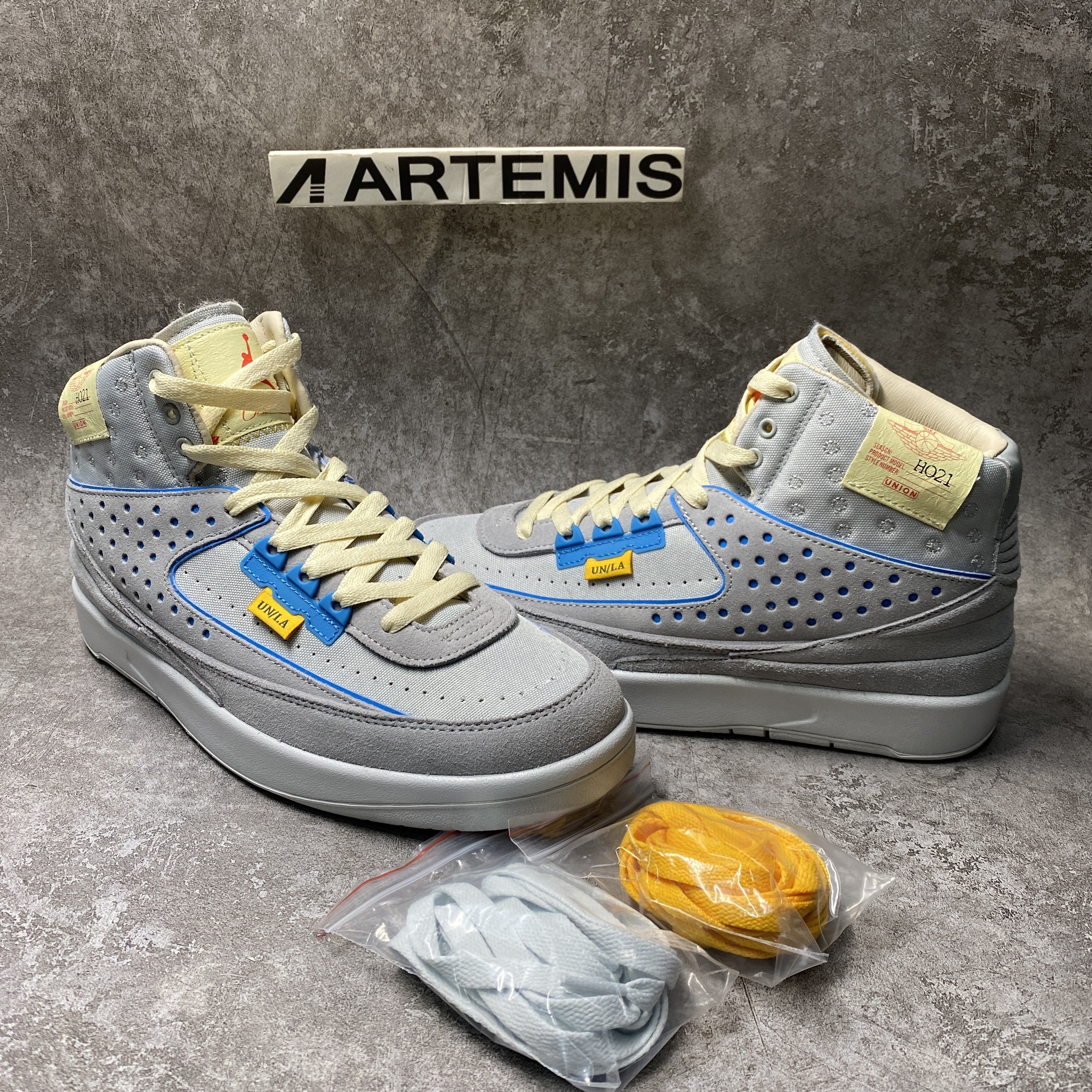 Air Jordan 2 Retro Union Grey Fog