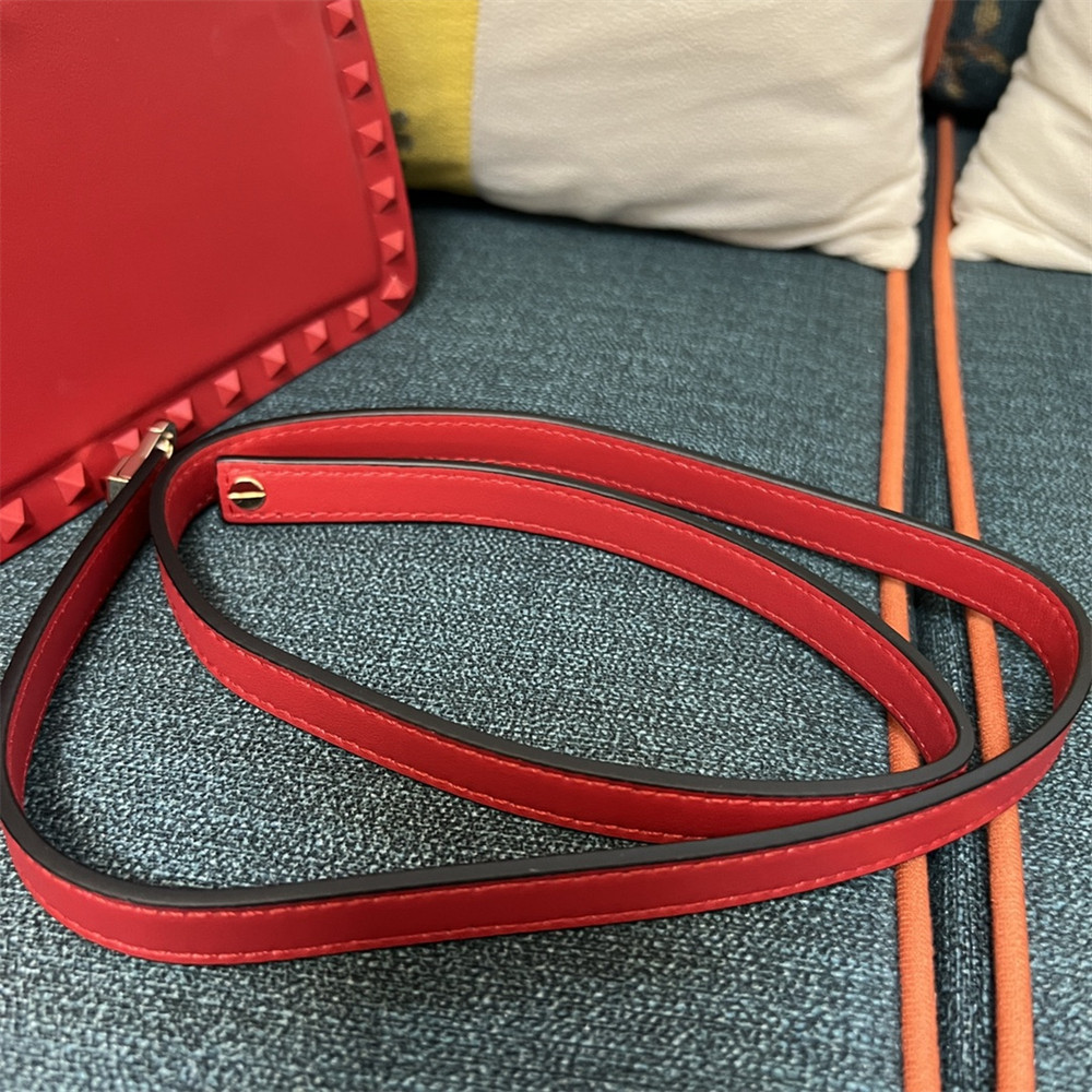 VALENTINO GARAVANI ROCKSTUD23 smooth calfskin handbag Red