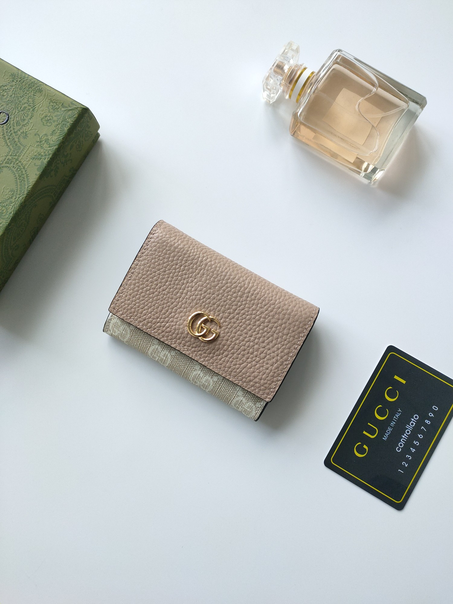 G*u*i gg card case wallet