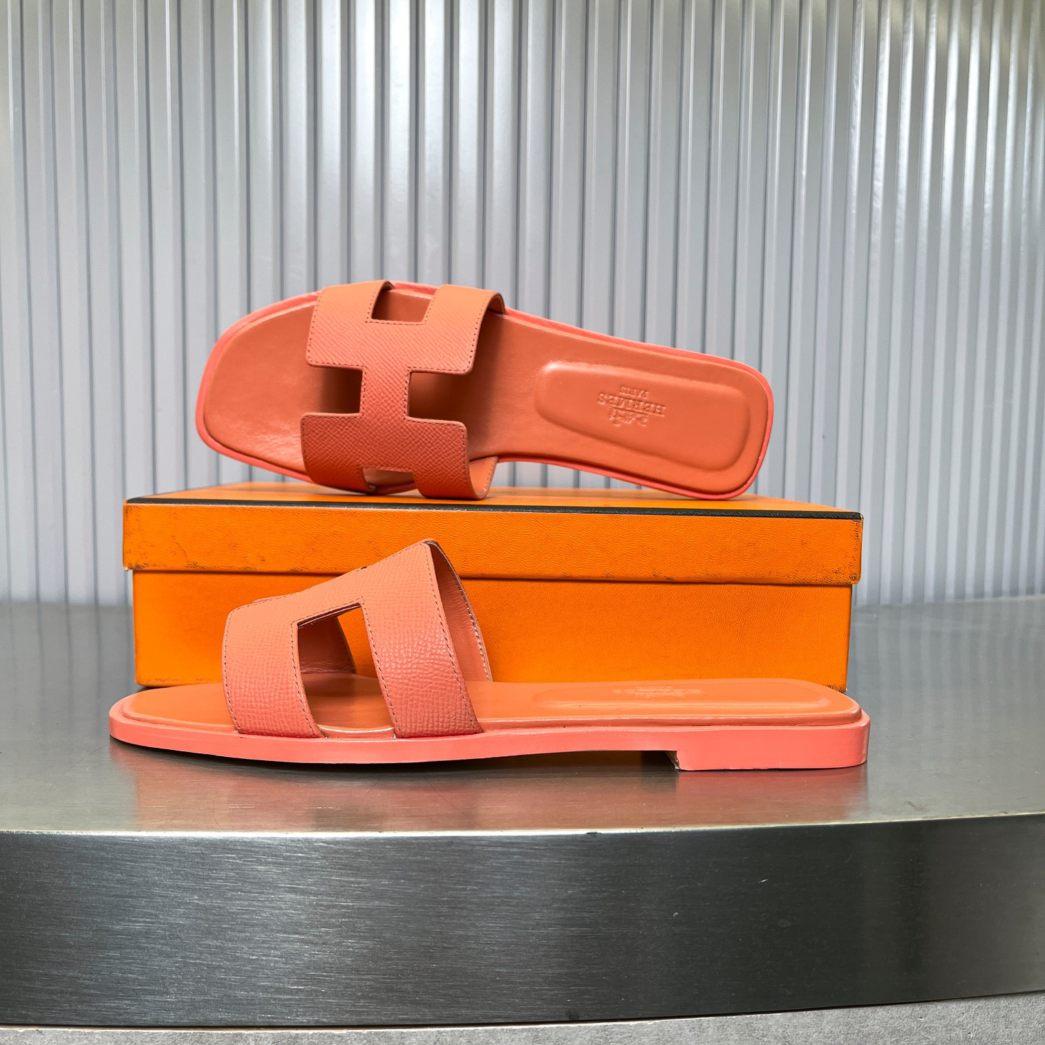 UA Hermès Oran sandal