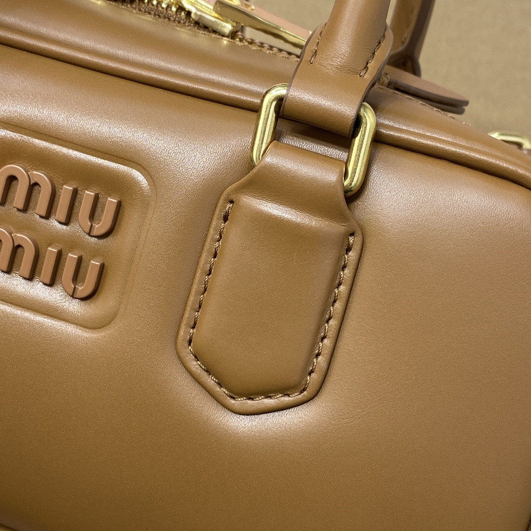 Miu Miu Arcadie leather bag 10.5x22x7.5cm