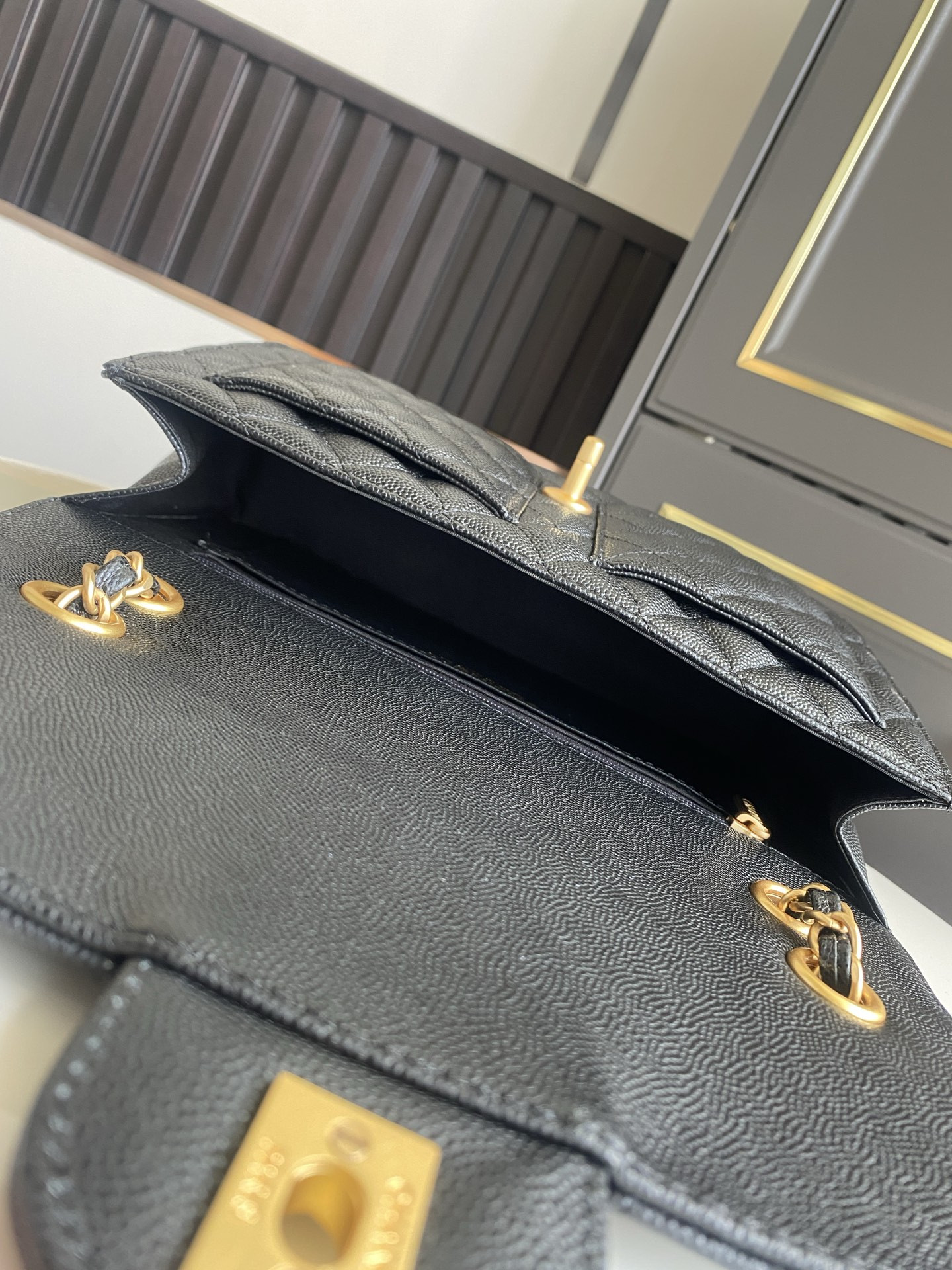 Ch*el flap bag 17x25x5cm
