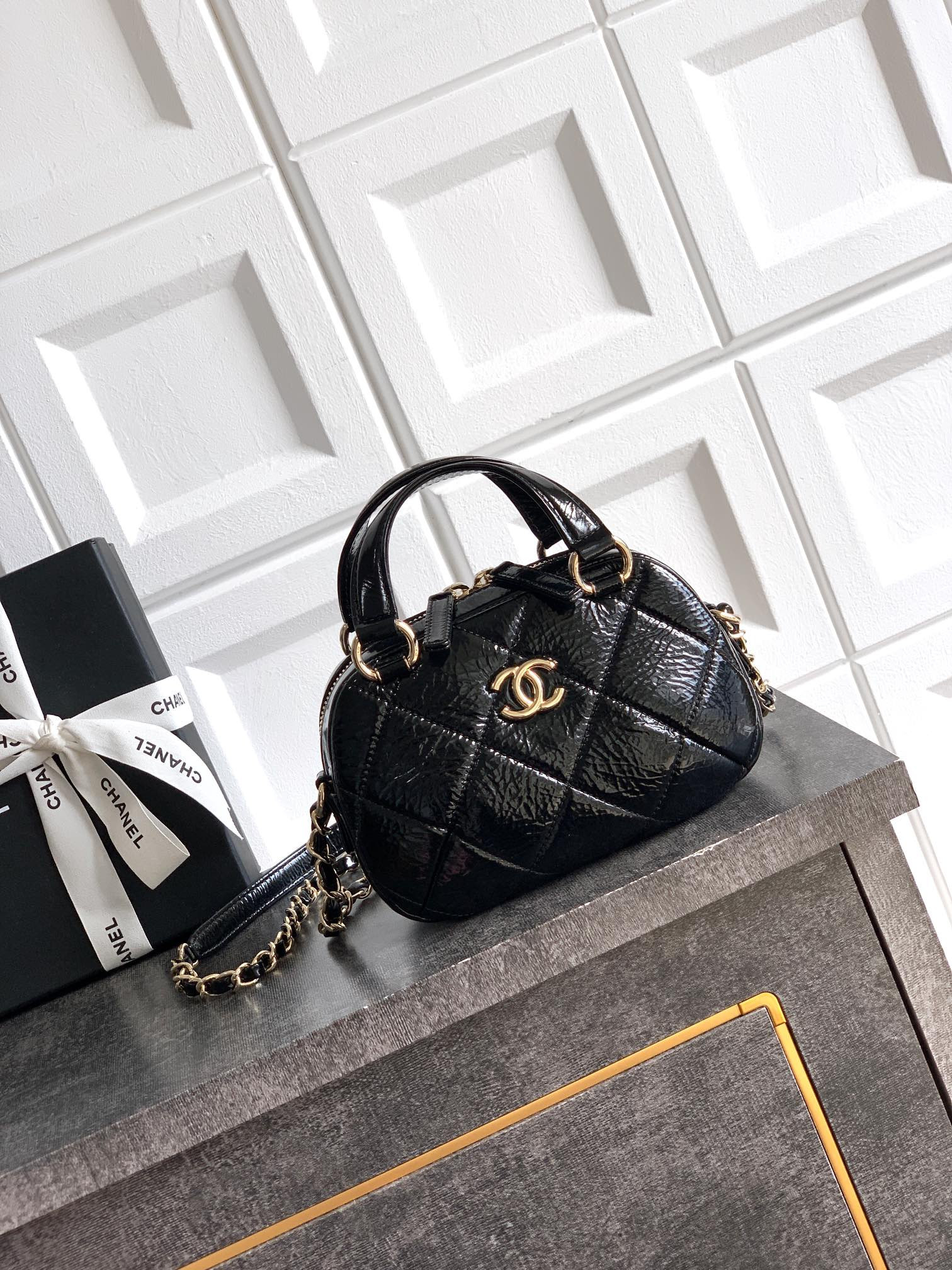 Ch*el mini bowling bag 13x18x8cm