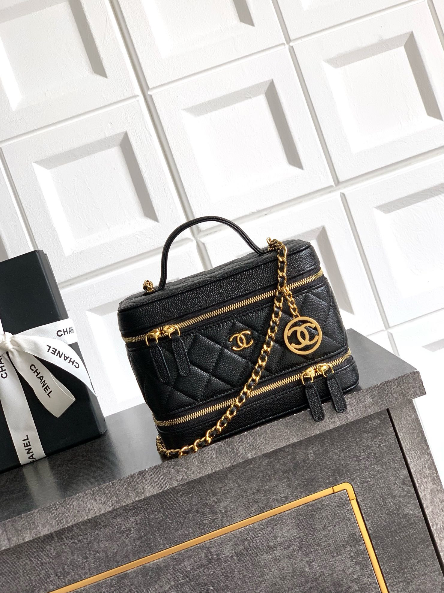 Ch*el leather cosmetic black bag 17x9.5x9cm