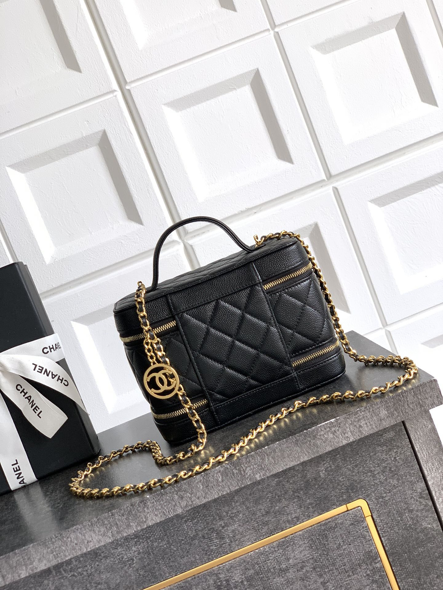 Ch*el leather cosmetic black bag 17x9.5x9cm