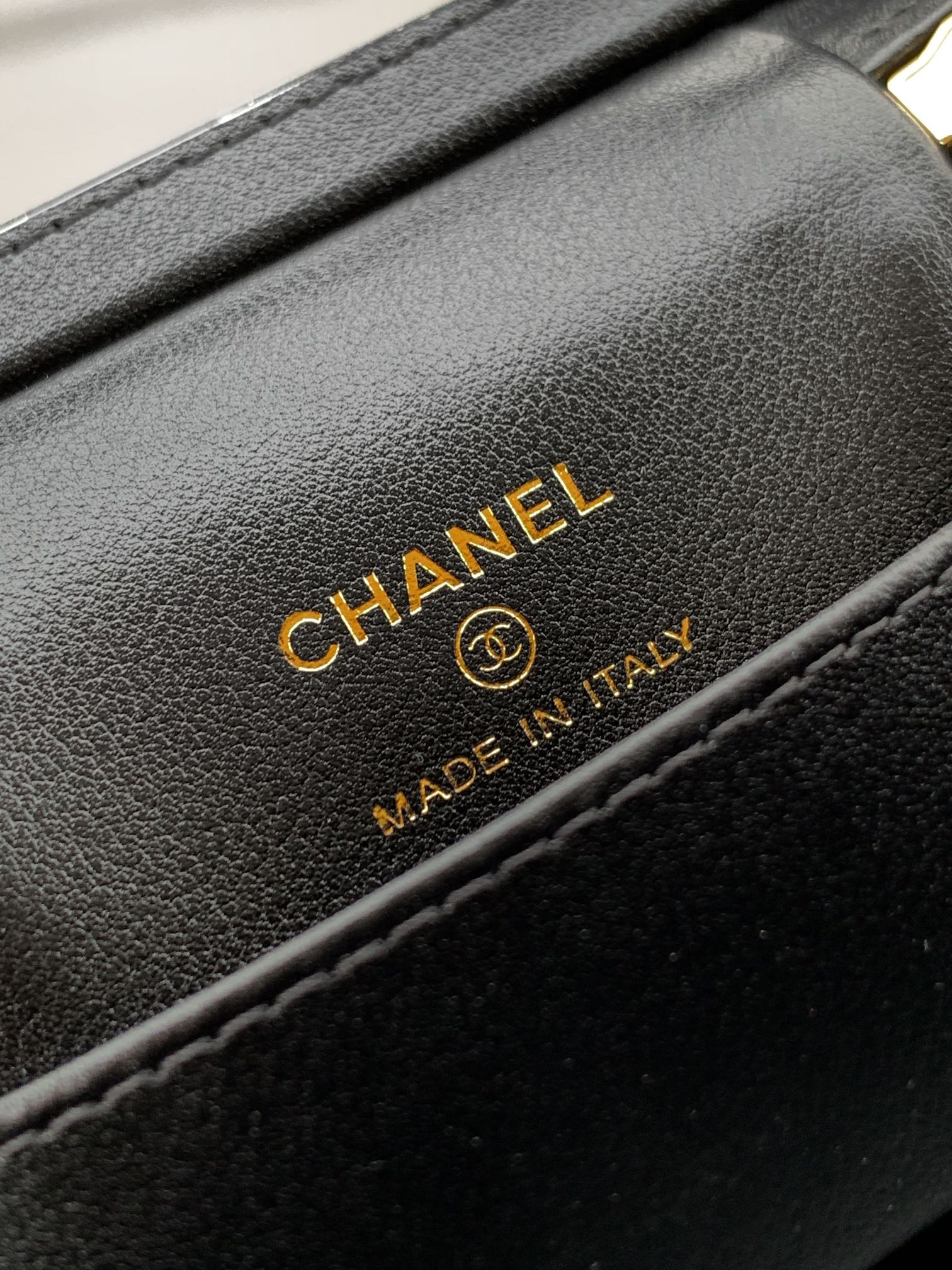 Ch*el leather cosmetic black bag 17x9.5x9cm
