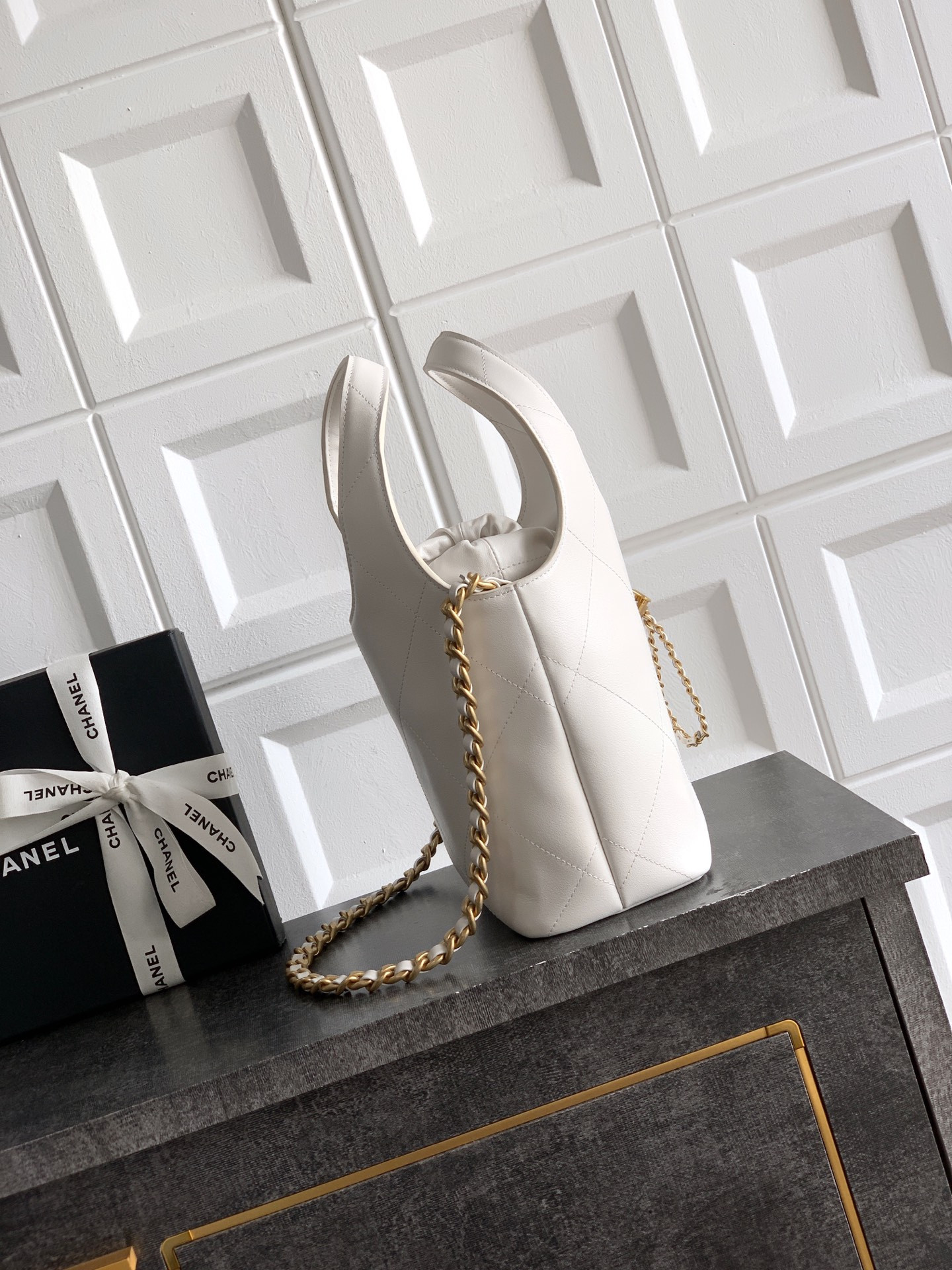 Ch*el 26p shopping bag 26x18x10cm