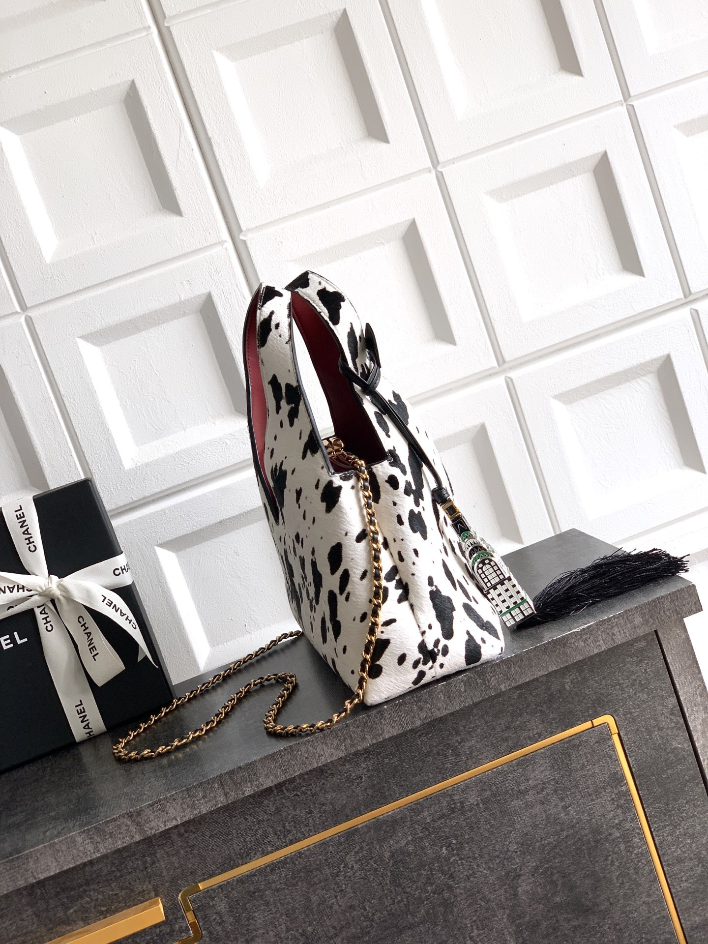 Ch*el tote bag 32x32x11