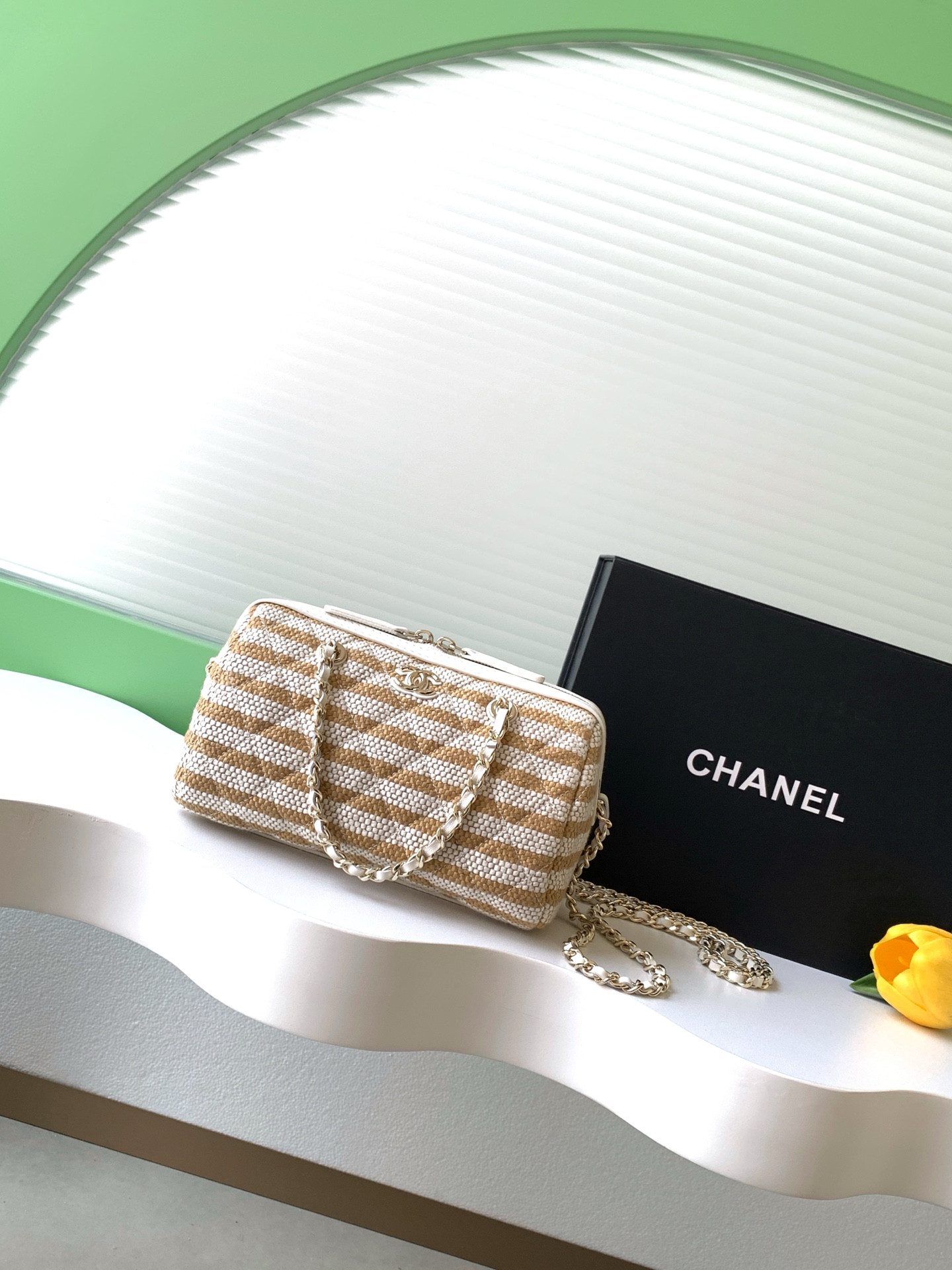 Ch*el clutch with chain 11.5x18.5x11cm