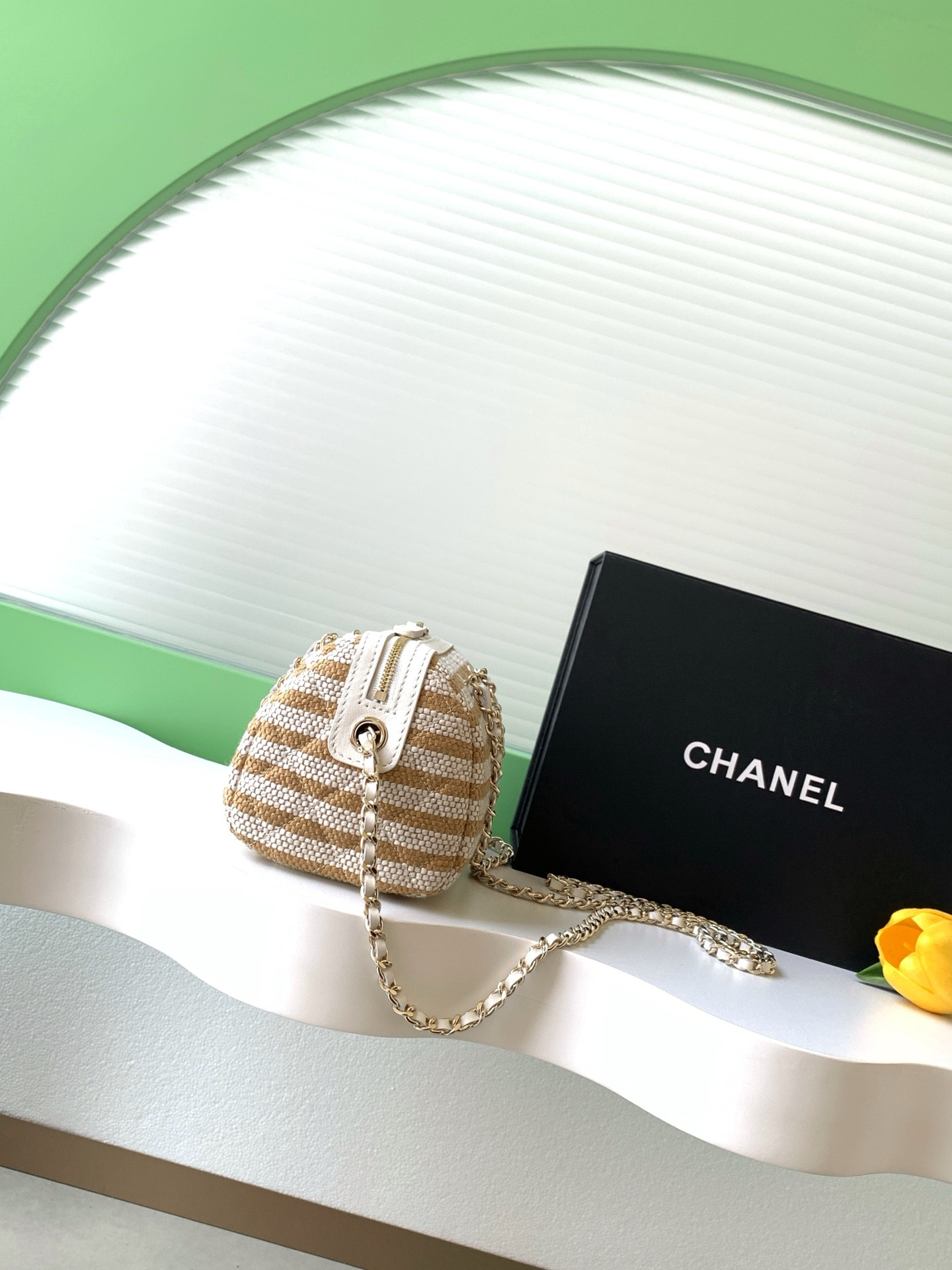 Ch*el clutch with chain 11.5x18.5x11cm