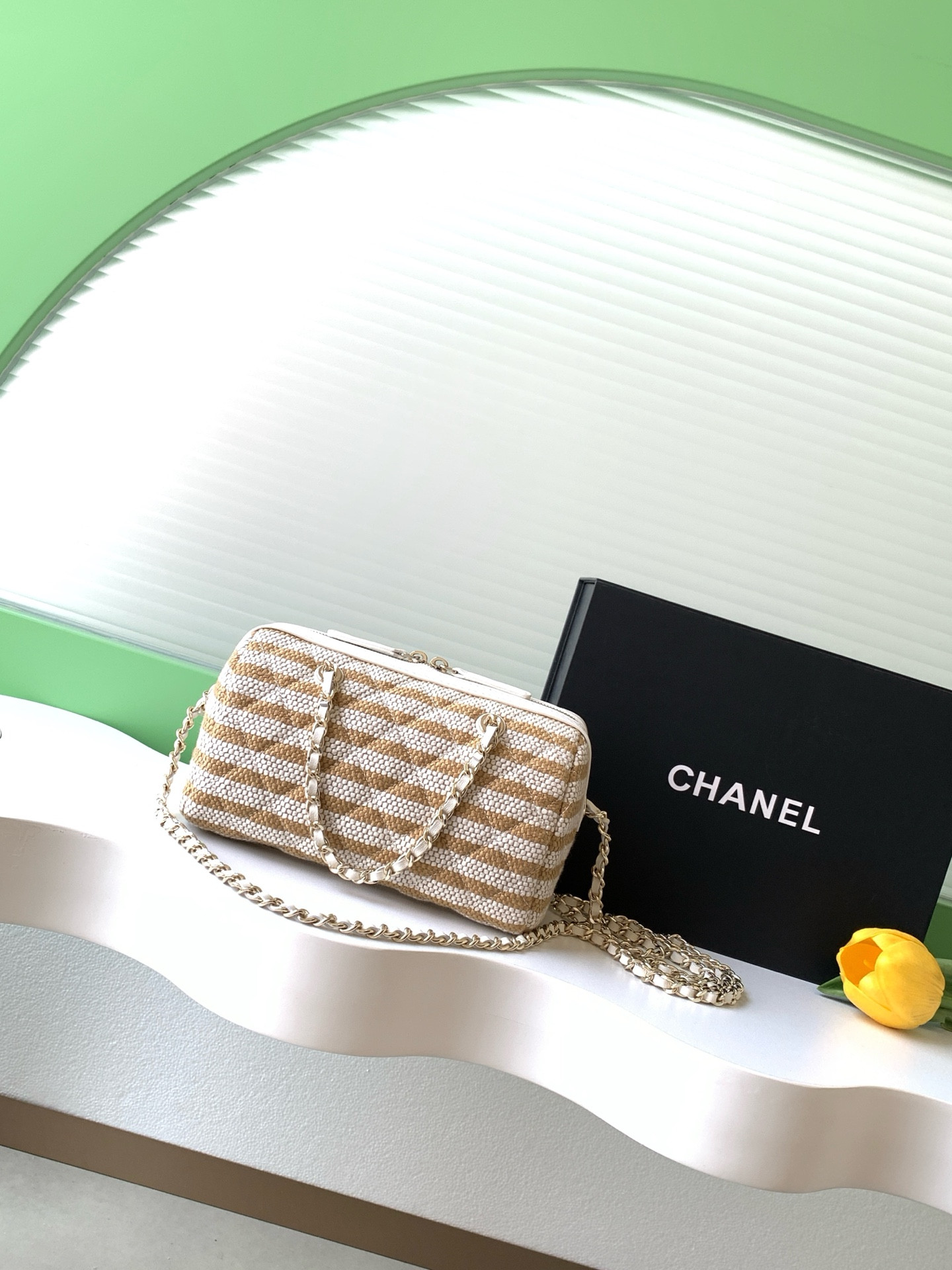 Ch*el clutch with chain 11.5x18.5x11cm