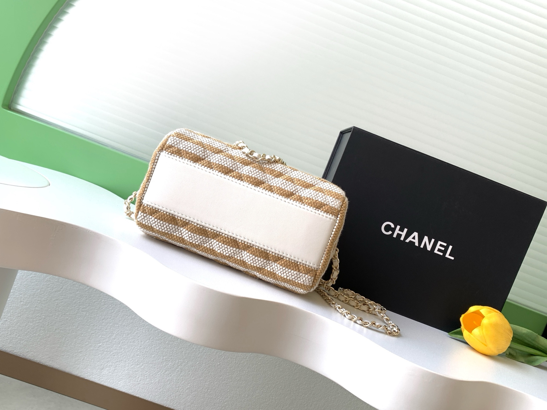 Ch*el clutch with chain 11.5x18.5x11cm