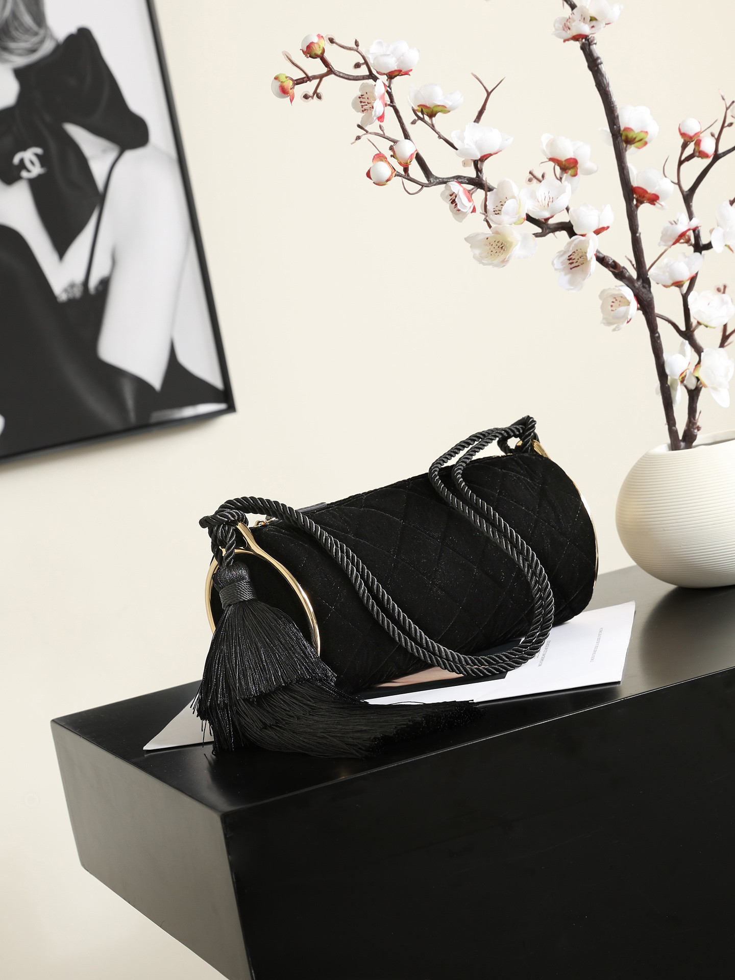 Ch*el clutch with strap ap5310 12x23x12cm